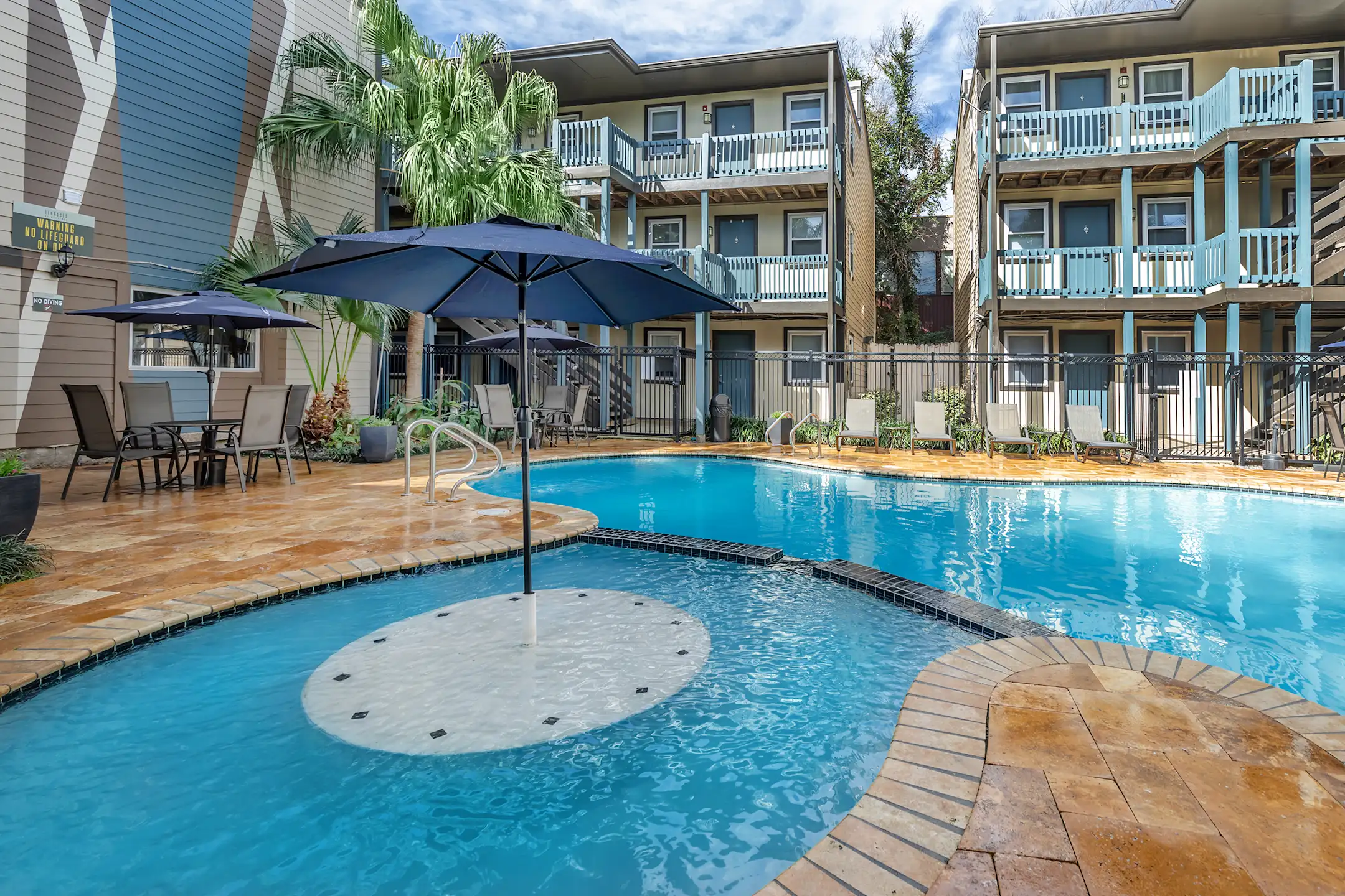 The Terraces at Metairie 3913 N Interstate 10 Service Rd W Metairie