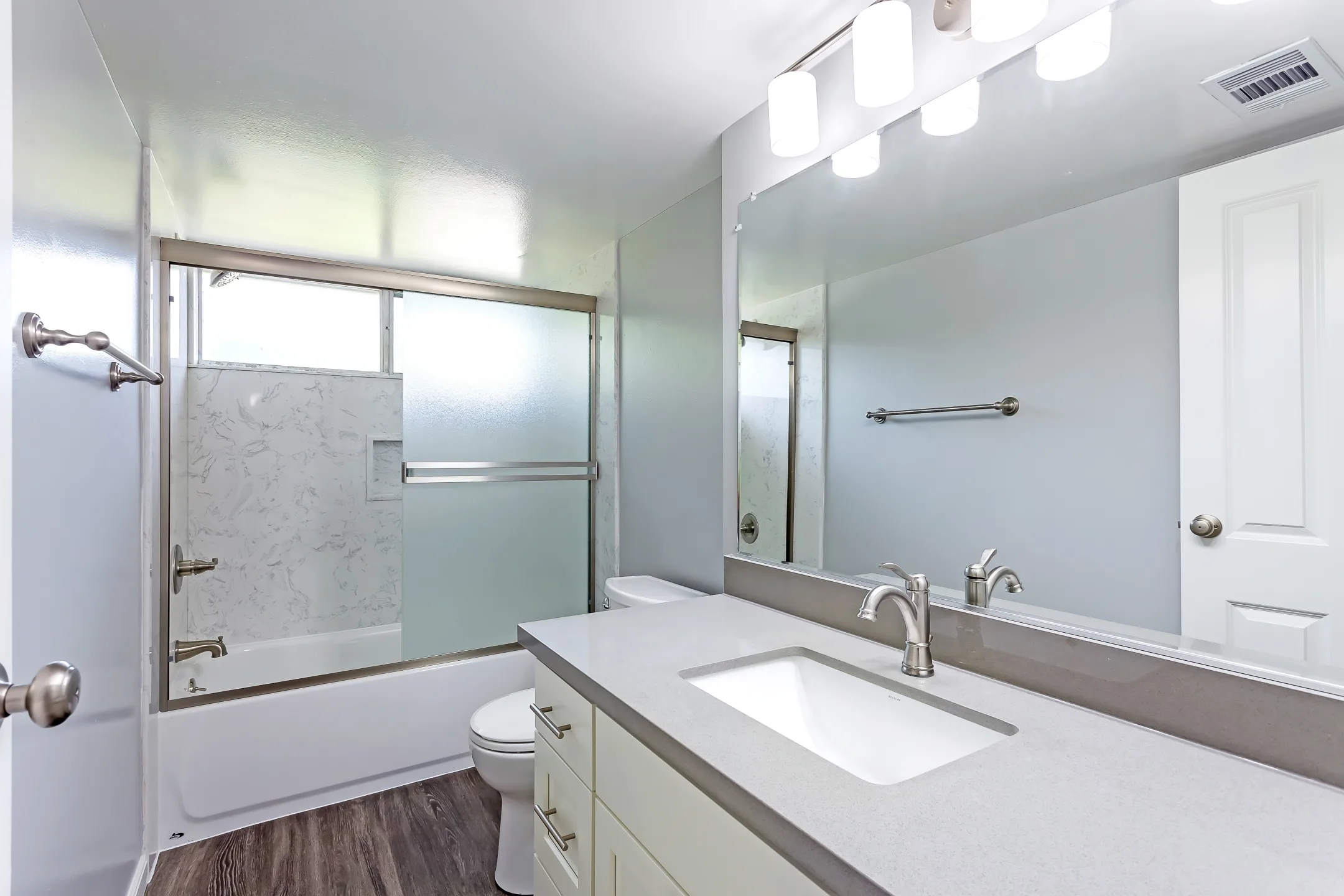 Bathroom - Parksquare Apartments - Palo Alto, CA