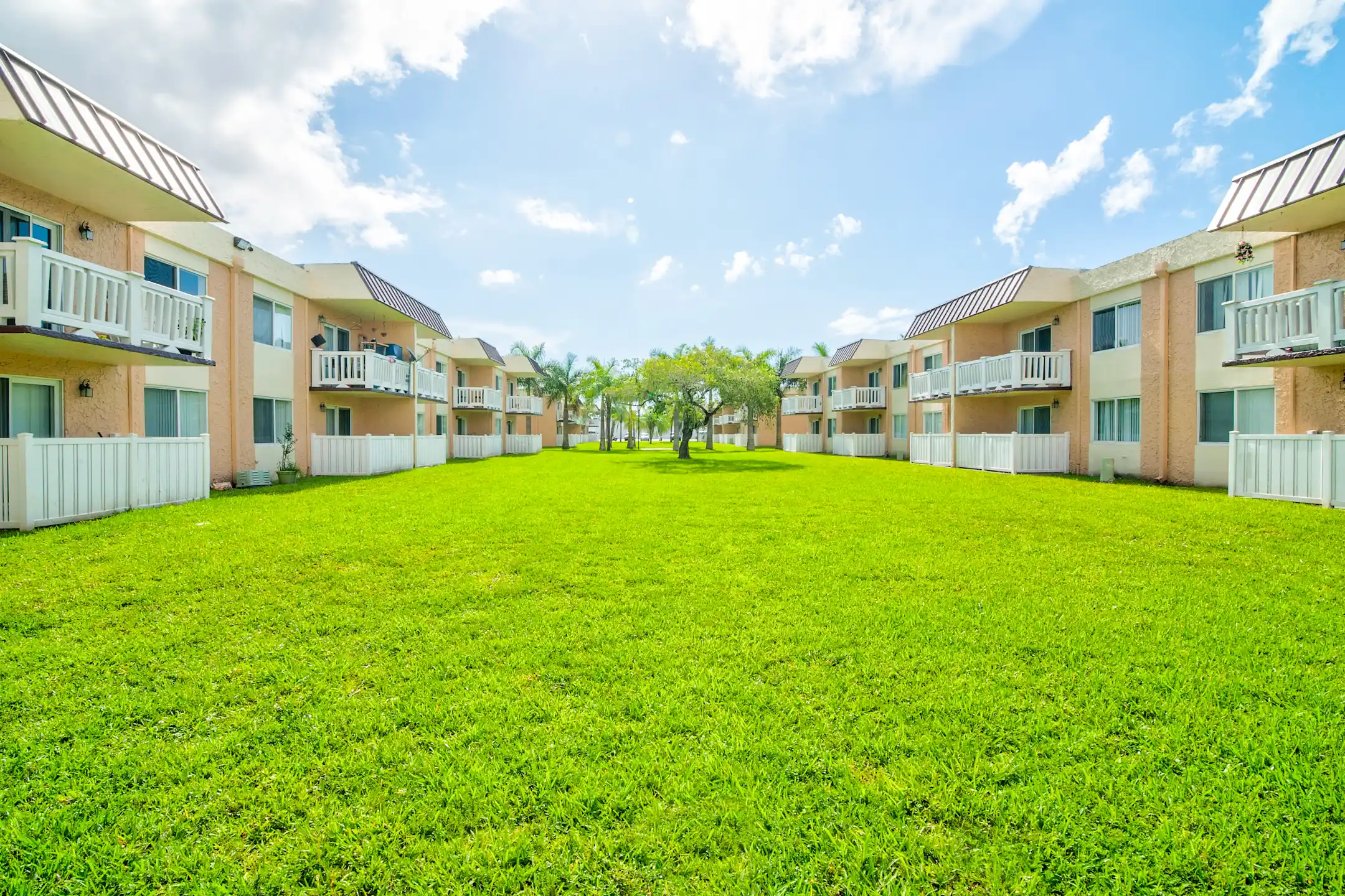 Windsor Forest Apartments Pompano Beach, FL 33064