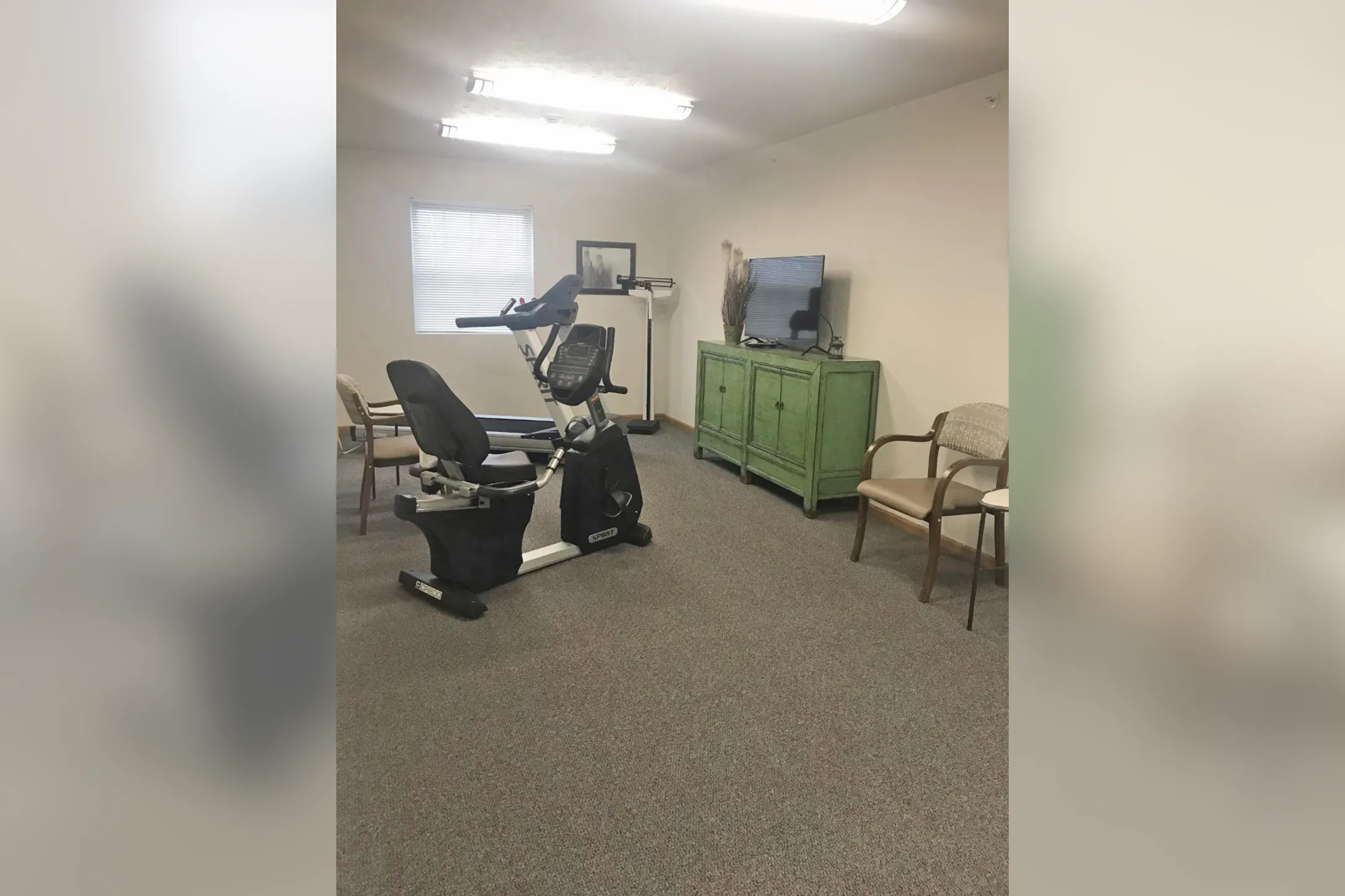 Wyndam Place Senior Residence 2734 Hall St Hays, KS Apartments for