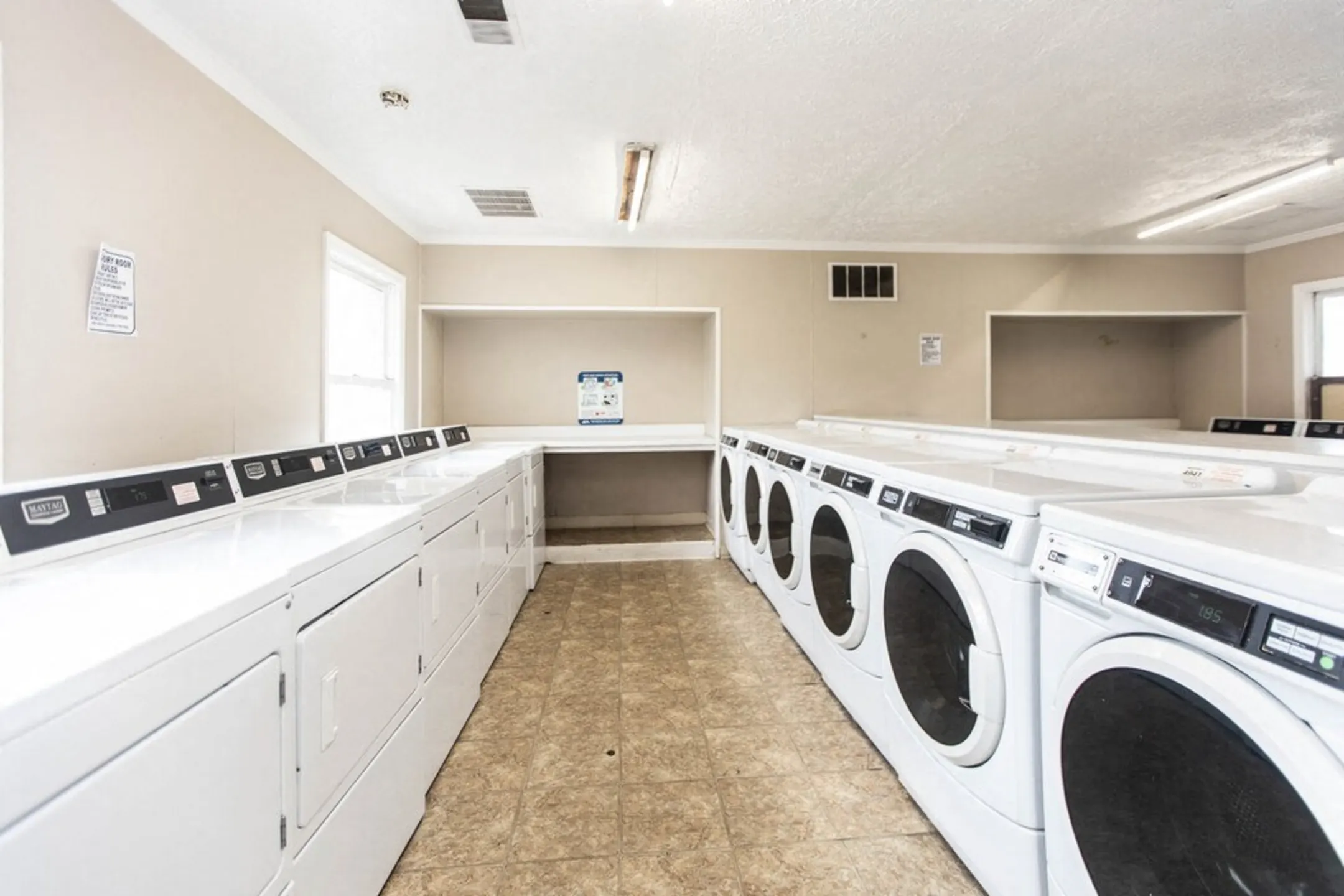 The Life at Edgewater Landing Apartments Columbus, OH 43232