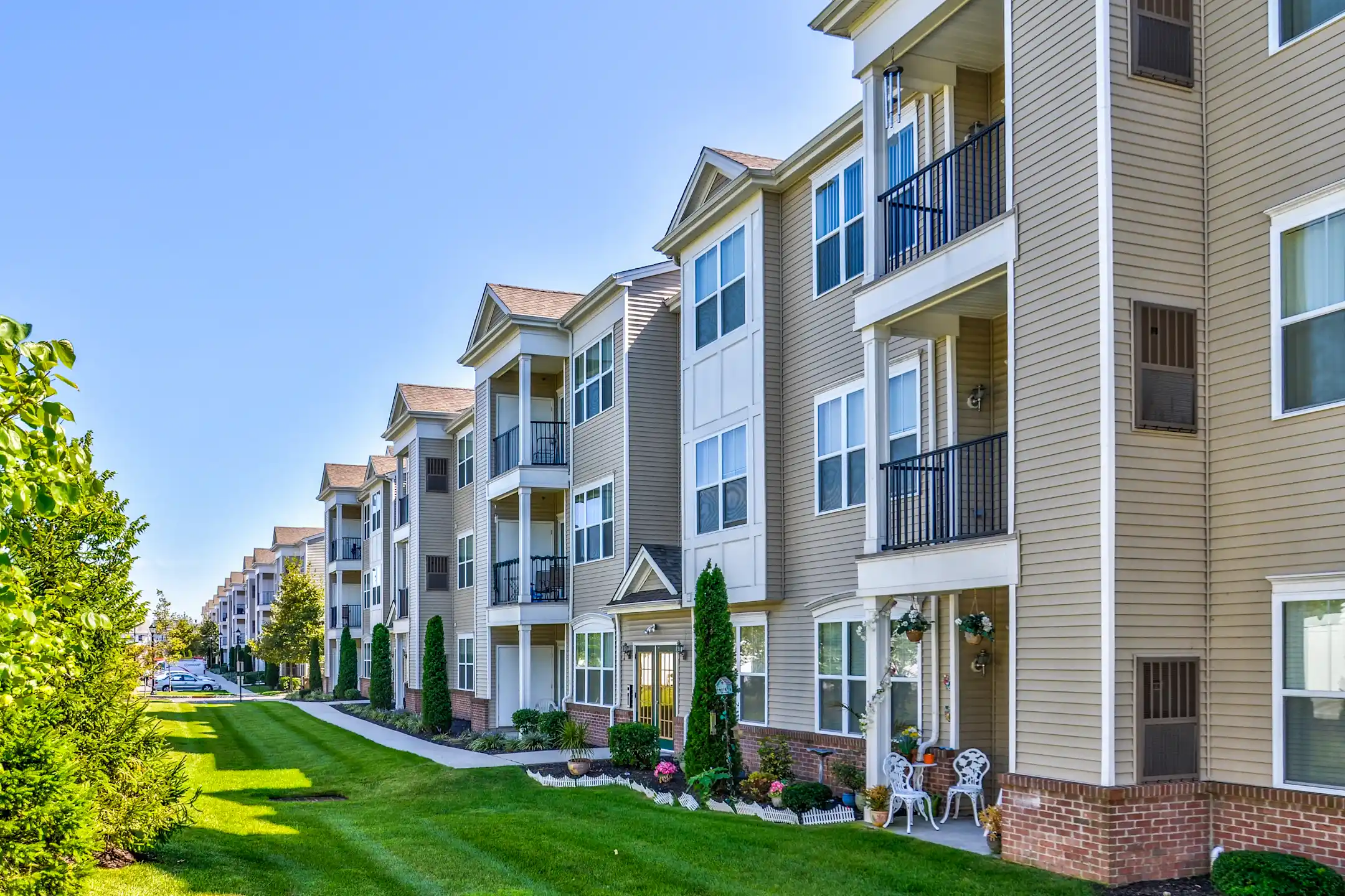 Camelot at Federal Hill Apartments Perth Amboy, NJ 08861