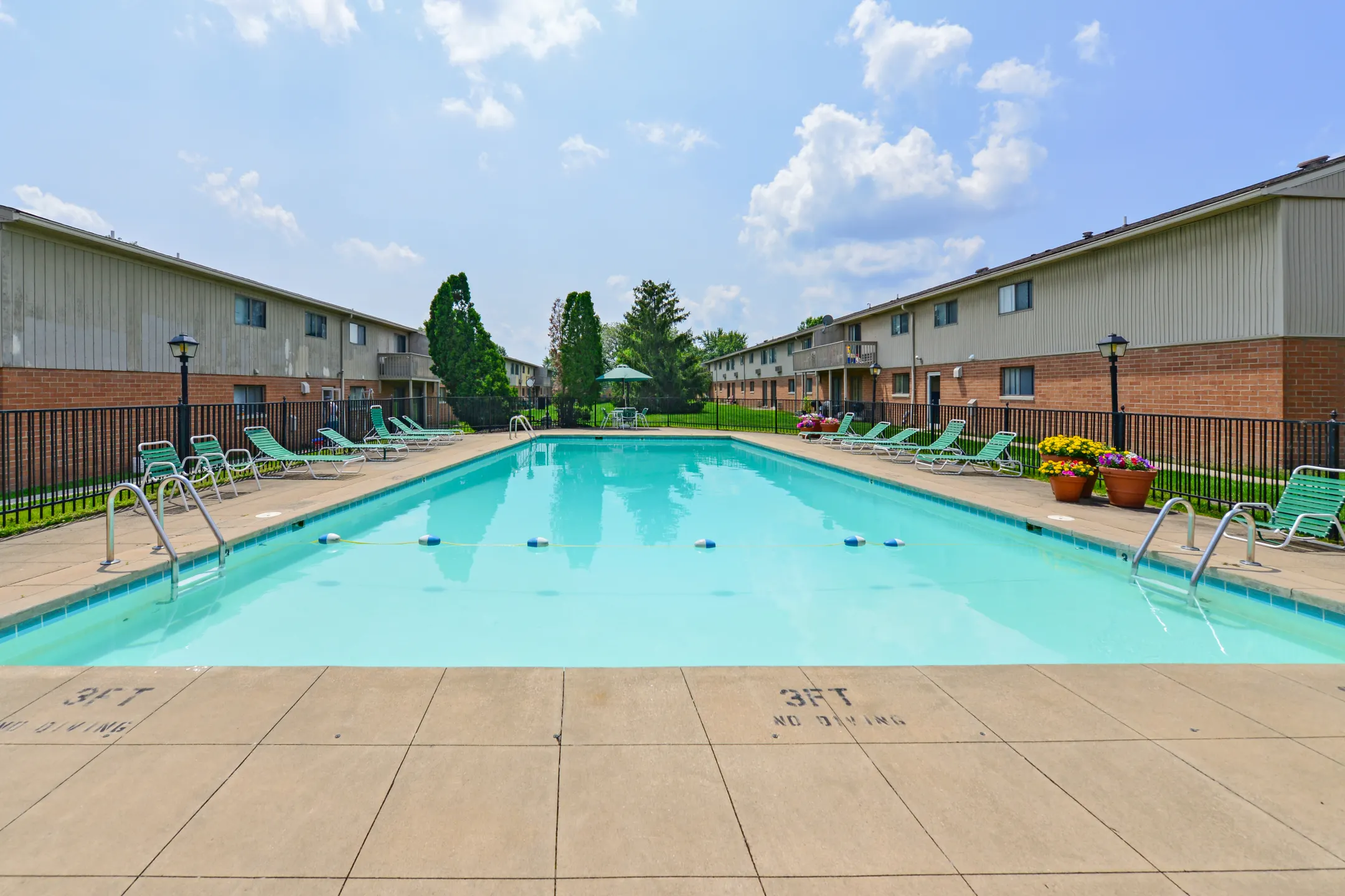 Pool - Bedford Green Apartments - Bedford, OH
