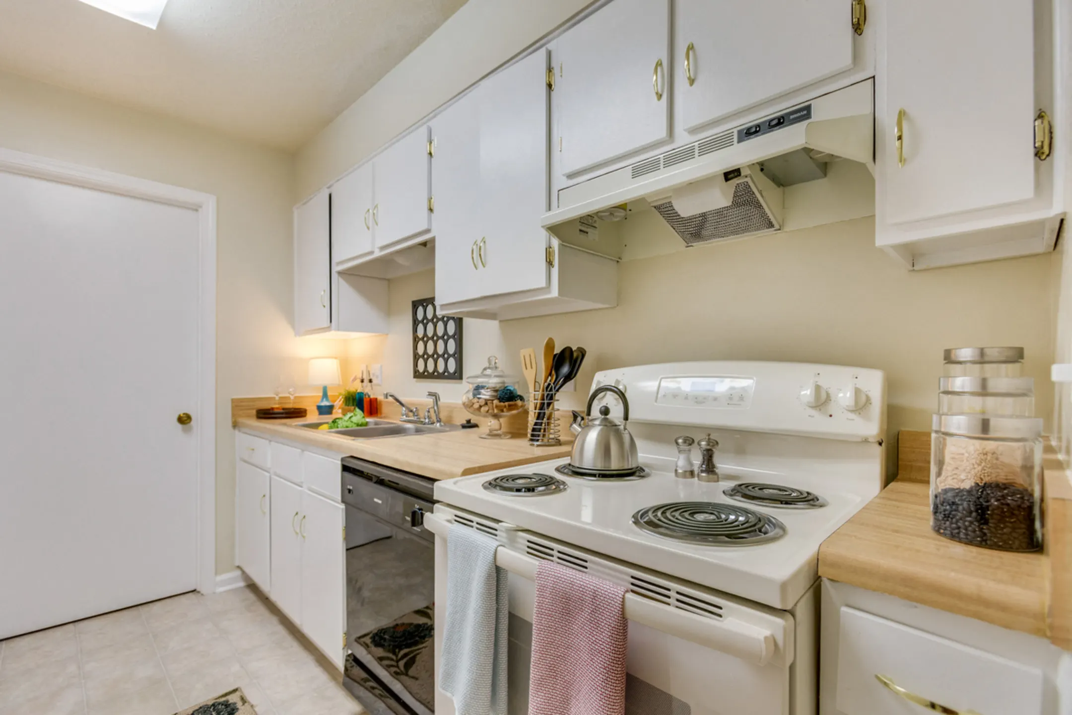 High Country Apartments - Tuscaloosa, AL