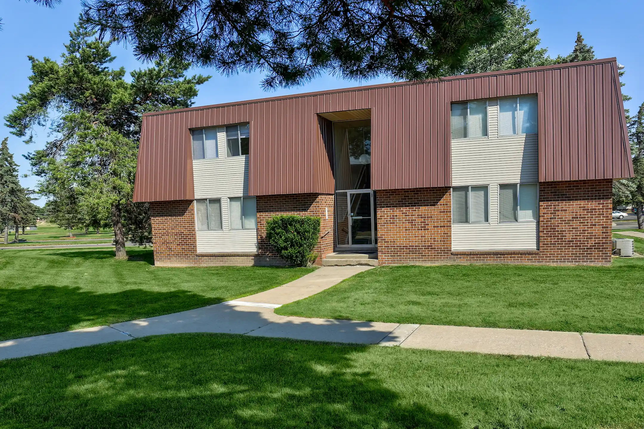 Pines Lapeer West 930 Village West Dr N Lapeer, MI Apartments for