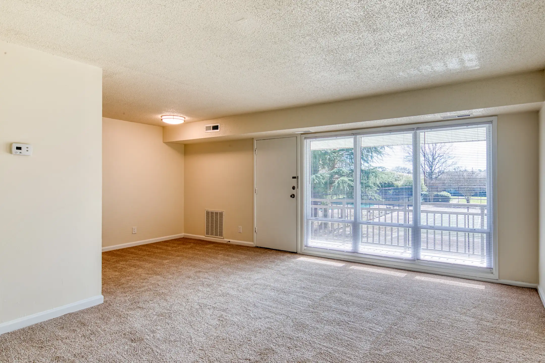 Peninsula Grove Apartments 2018 Cunningham Dr Hampton, VA