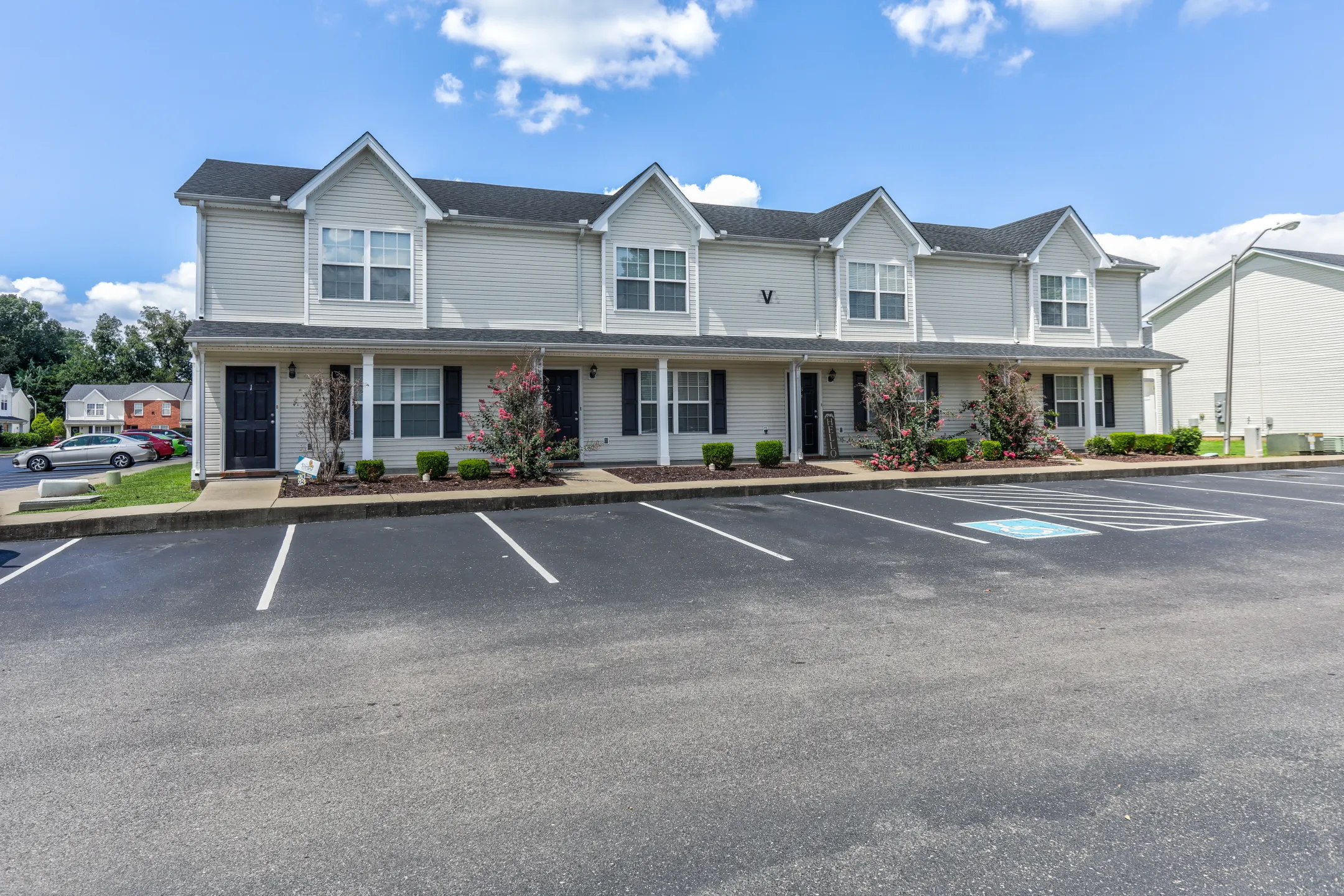 The Summit Townhomes - 2015 Empress Dr | Murfreesboro, TN Apartments ...