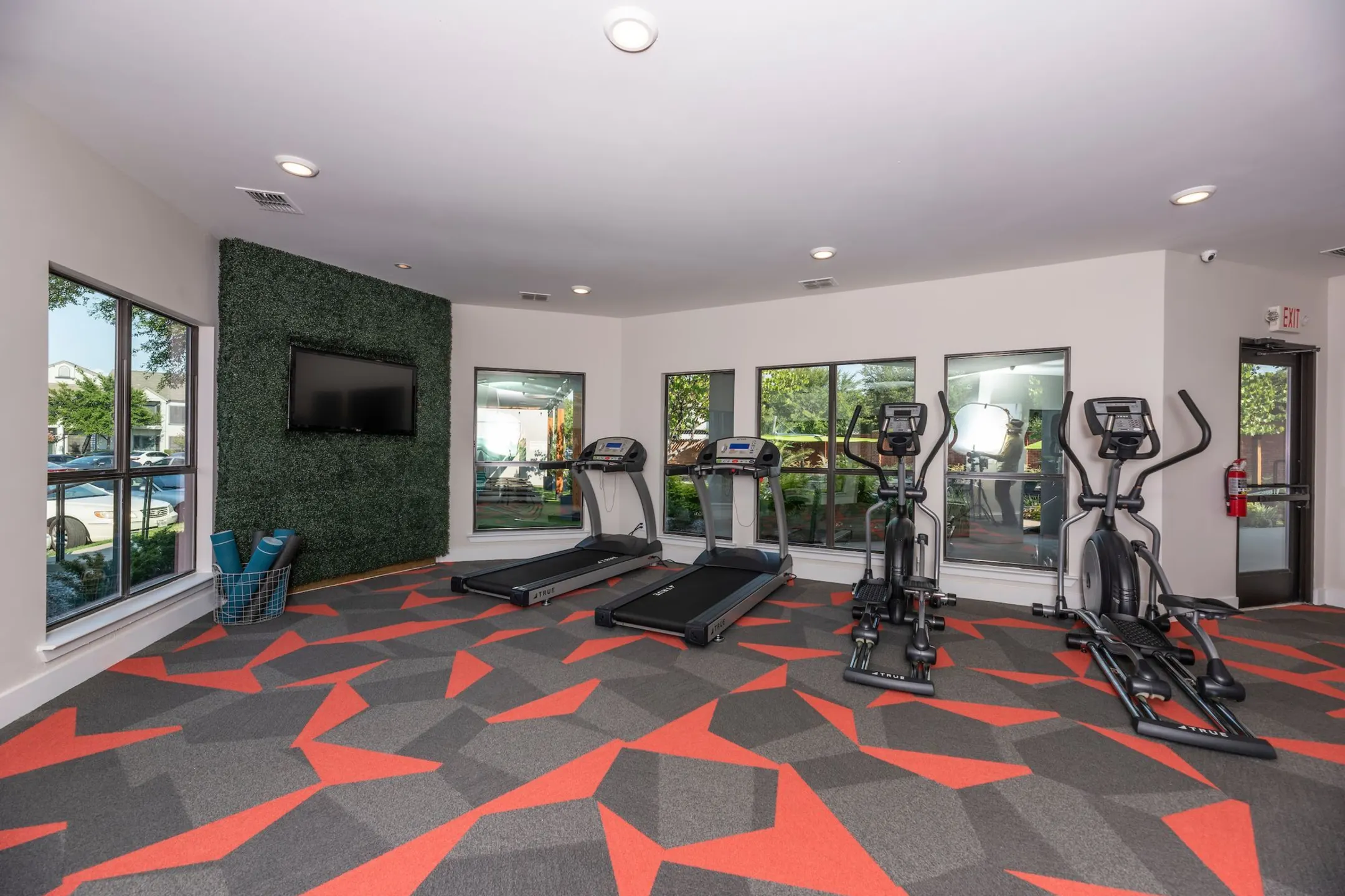 Fitness Weight Room - The Gardens of Valley Ranch - Irving, TX