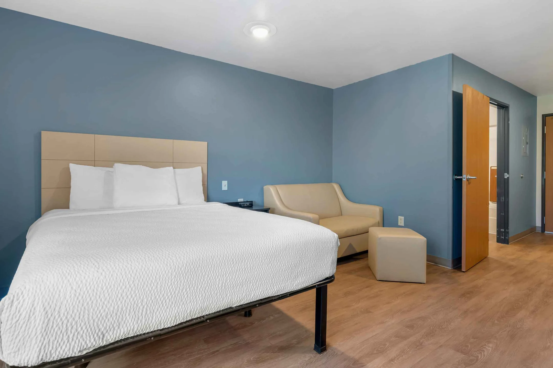 Furnished Studio Orlando South 10401 S John Yng Pkwy Orlando