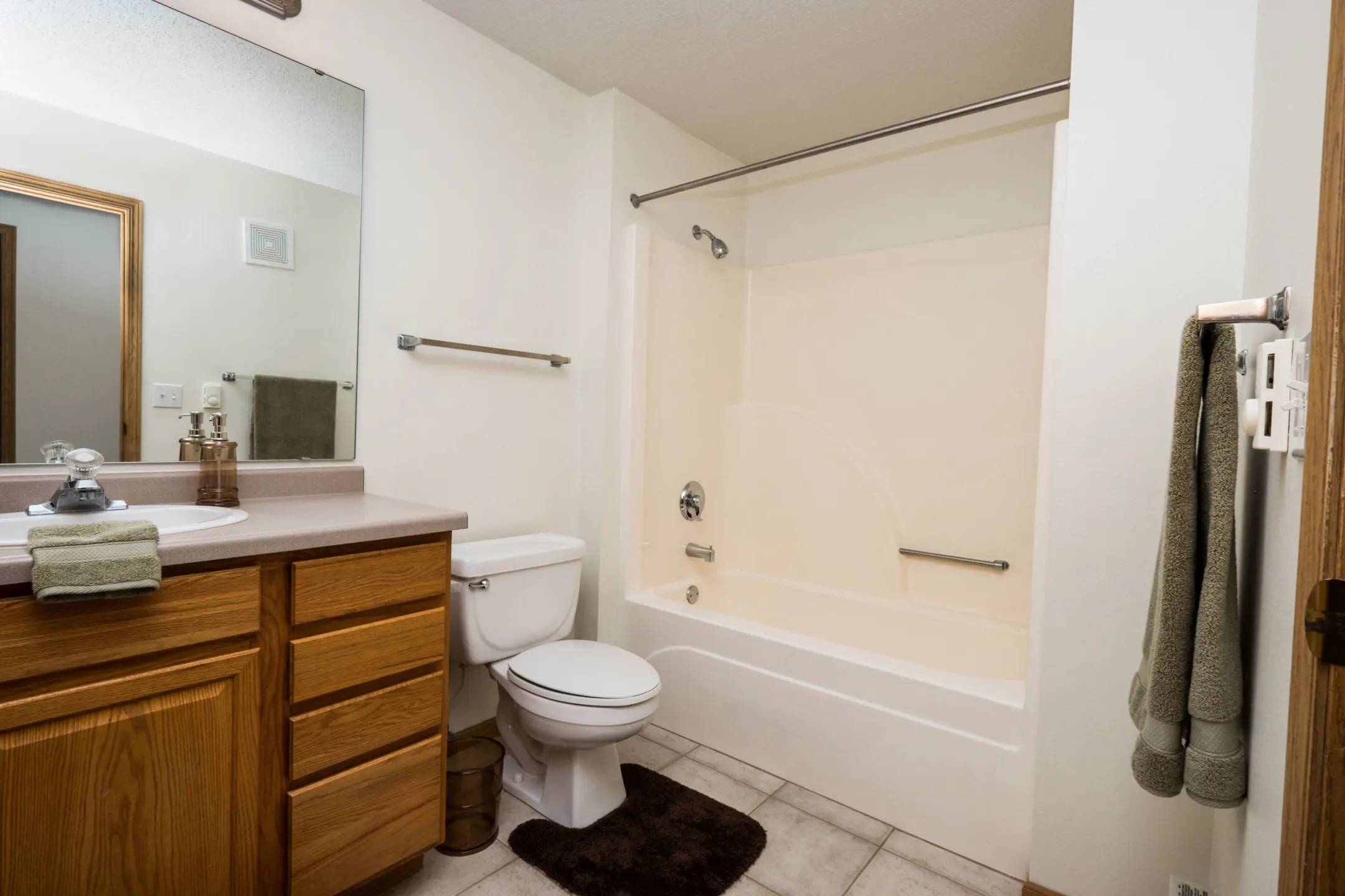 Bathroom - Stonebridge Apartments - Fargo, ND