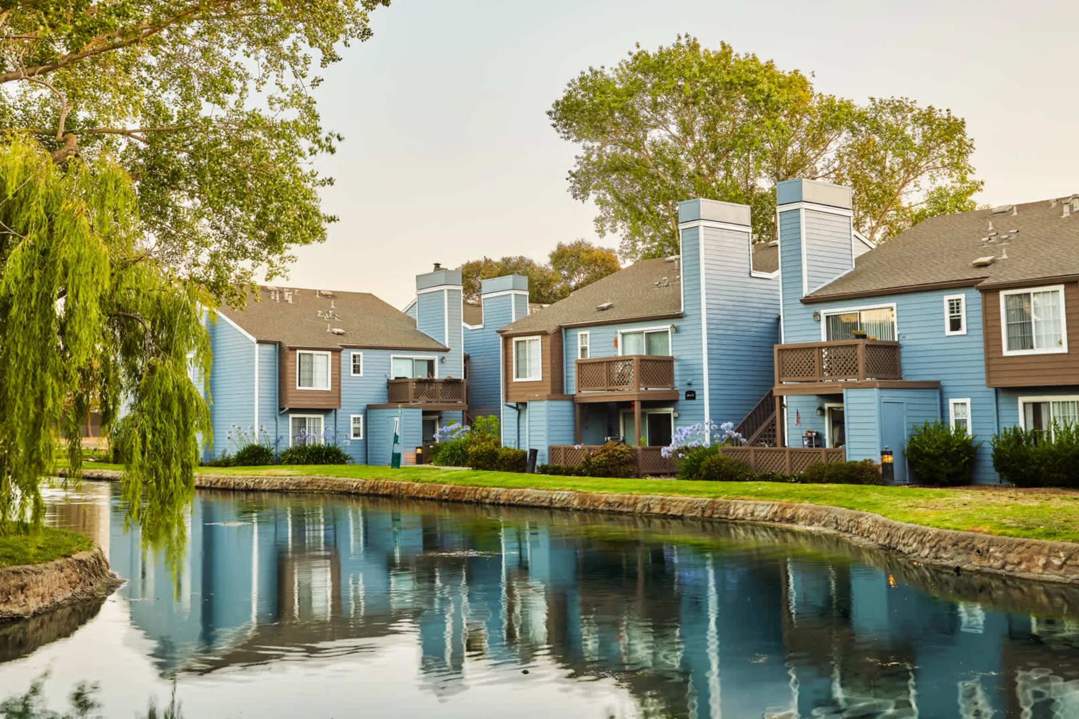 Lantern Cove Apartment