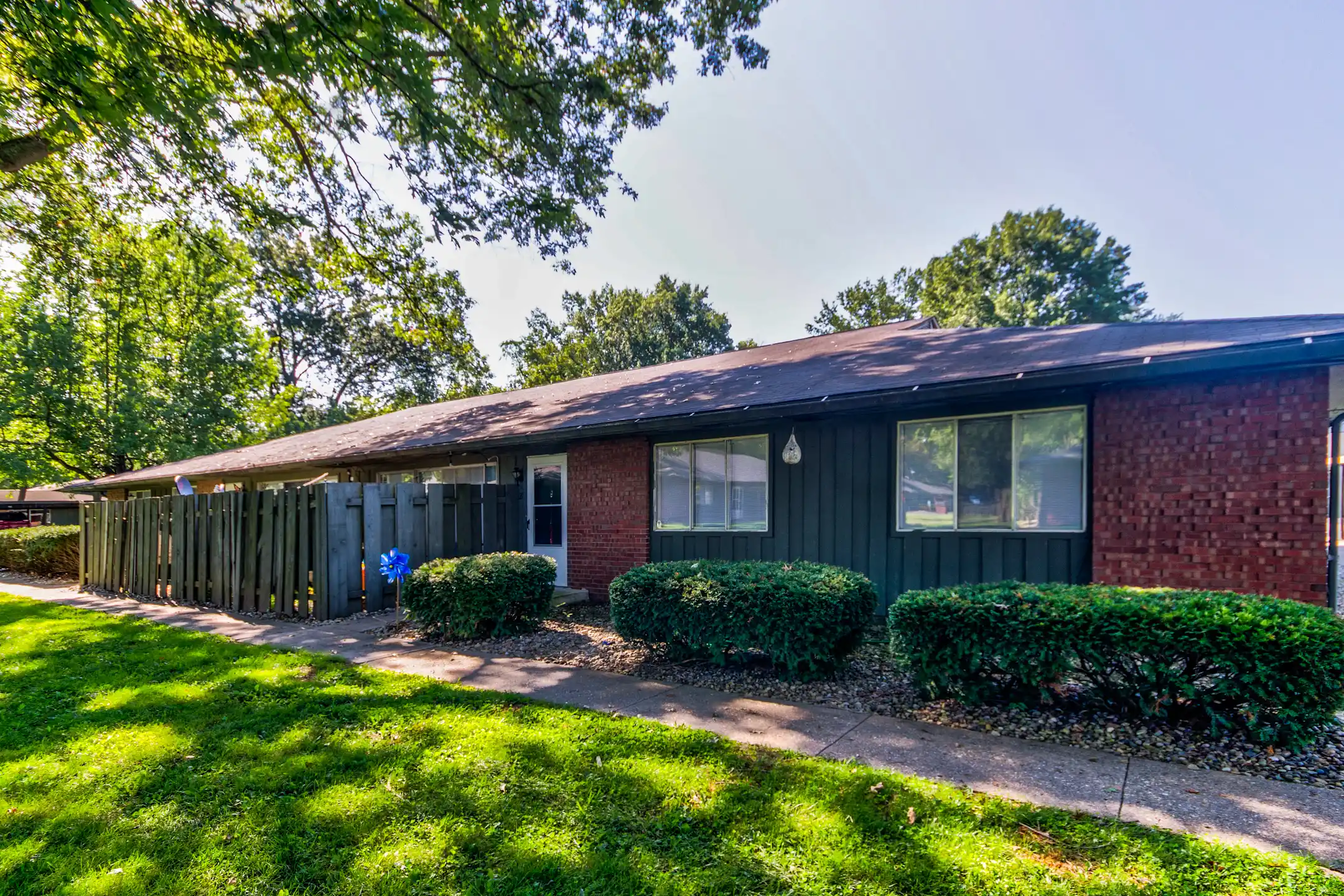 Greenbriar Village Apartments 5317 E Greenbriar Dr Terre Haute, IN