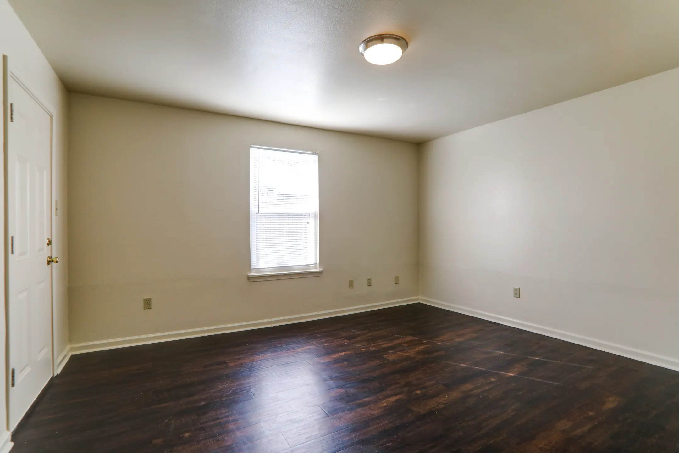 Broadmoor Plantation 10530 Florida Blvd Baton Rouge, LA Apartments