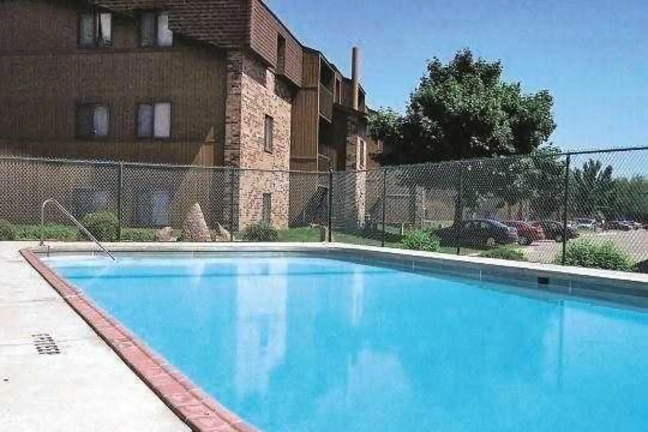 727 Apartments