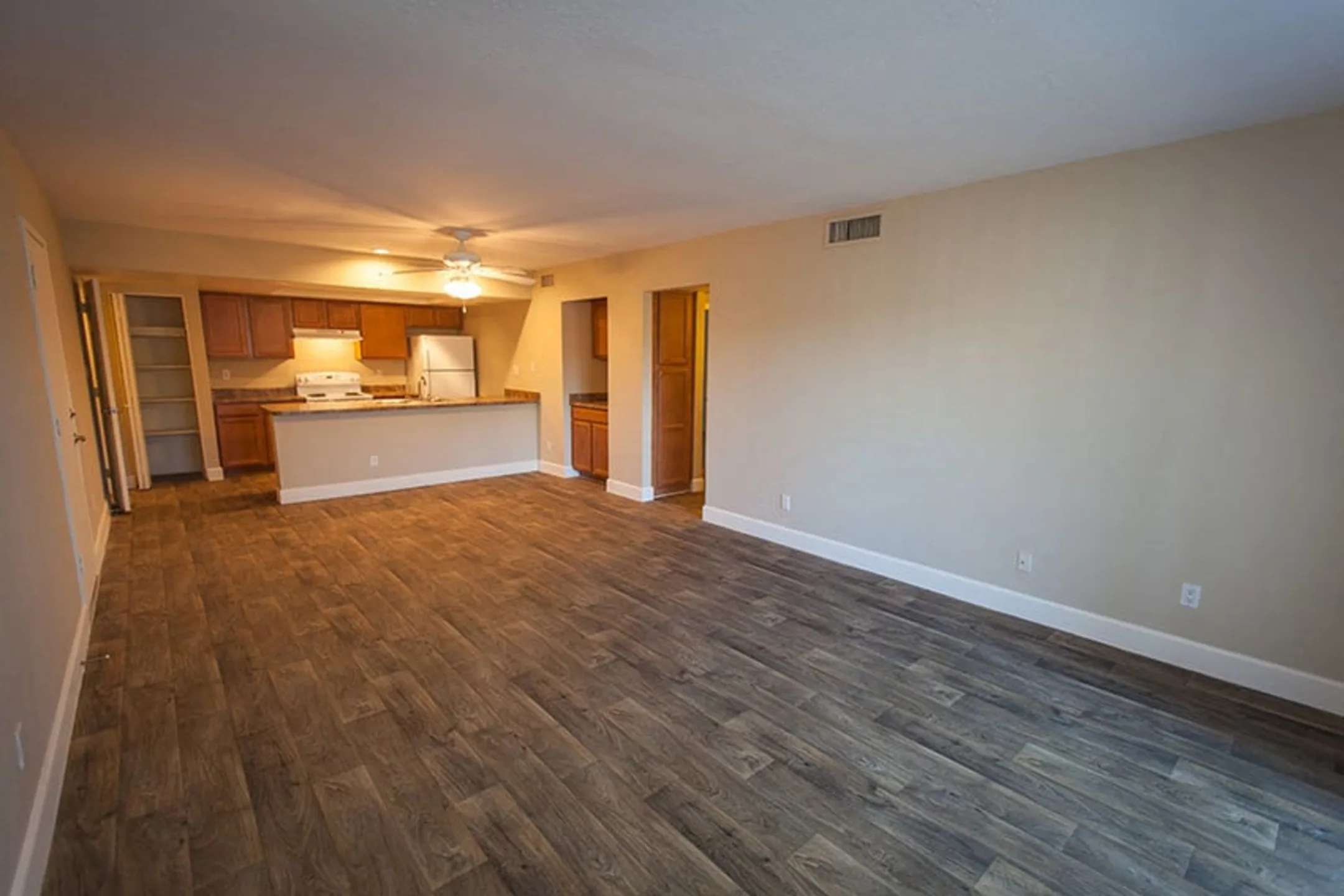 La Costa Apartment Homes at Dobson Ranch 1820 West Lindner Avenue Mesa, AZ Apartments for