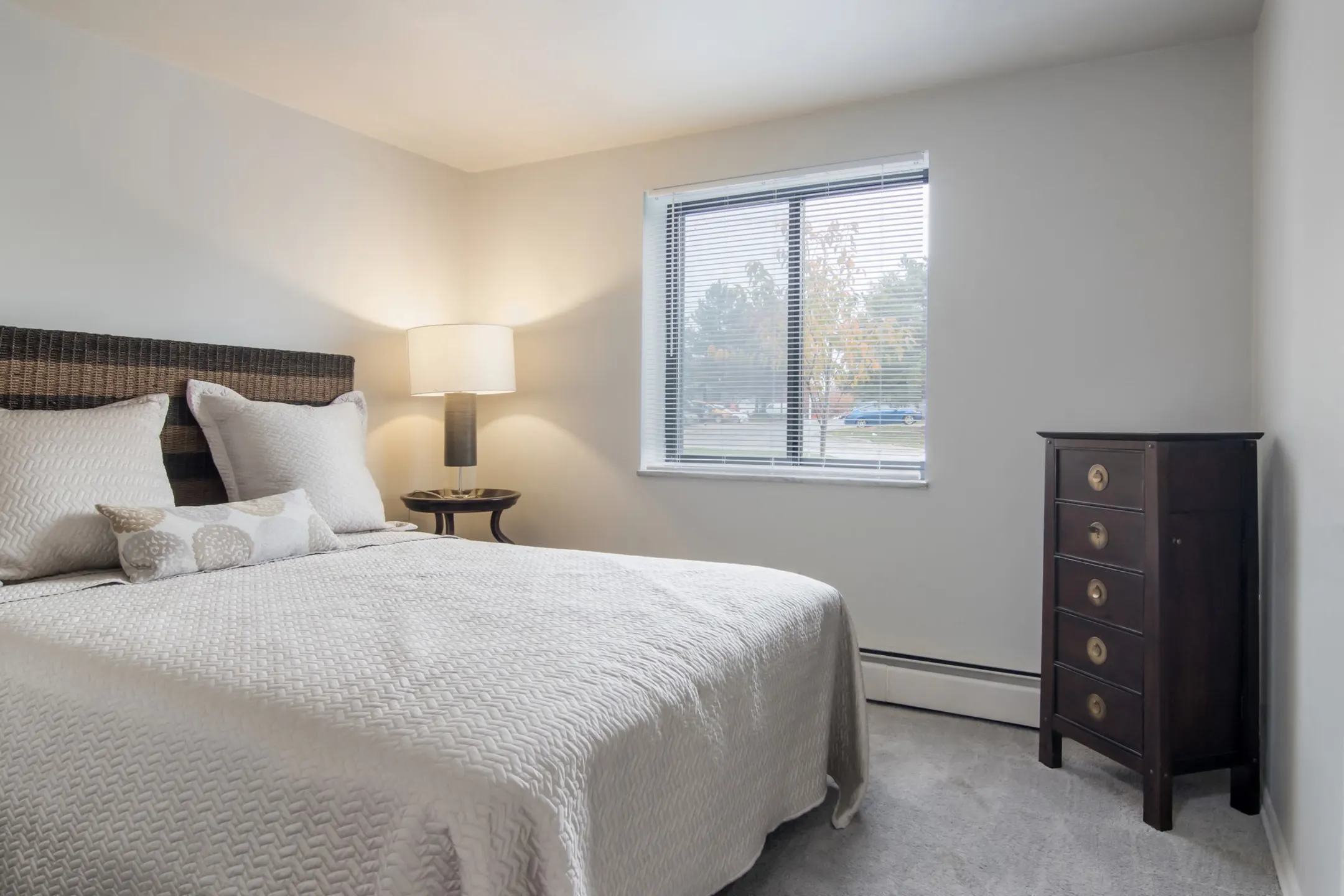 Colony Club Apartments And Townhomes 681 Turney Rd Bedford, OH