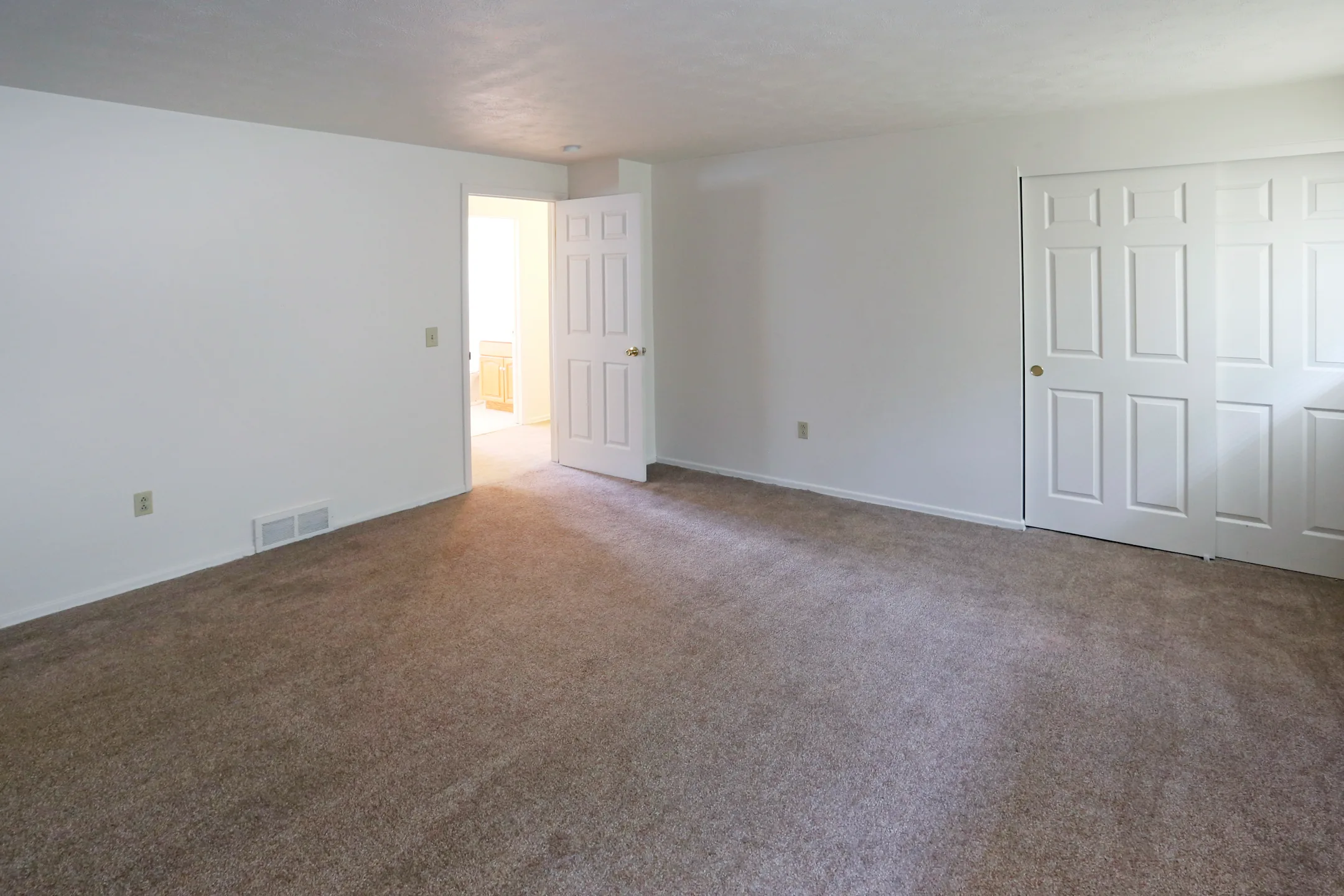 Bedroom - Westbrooke Commons - Rochester, NY