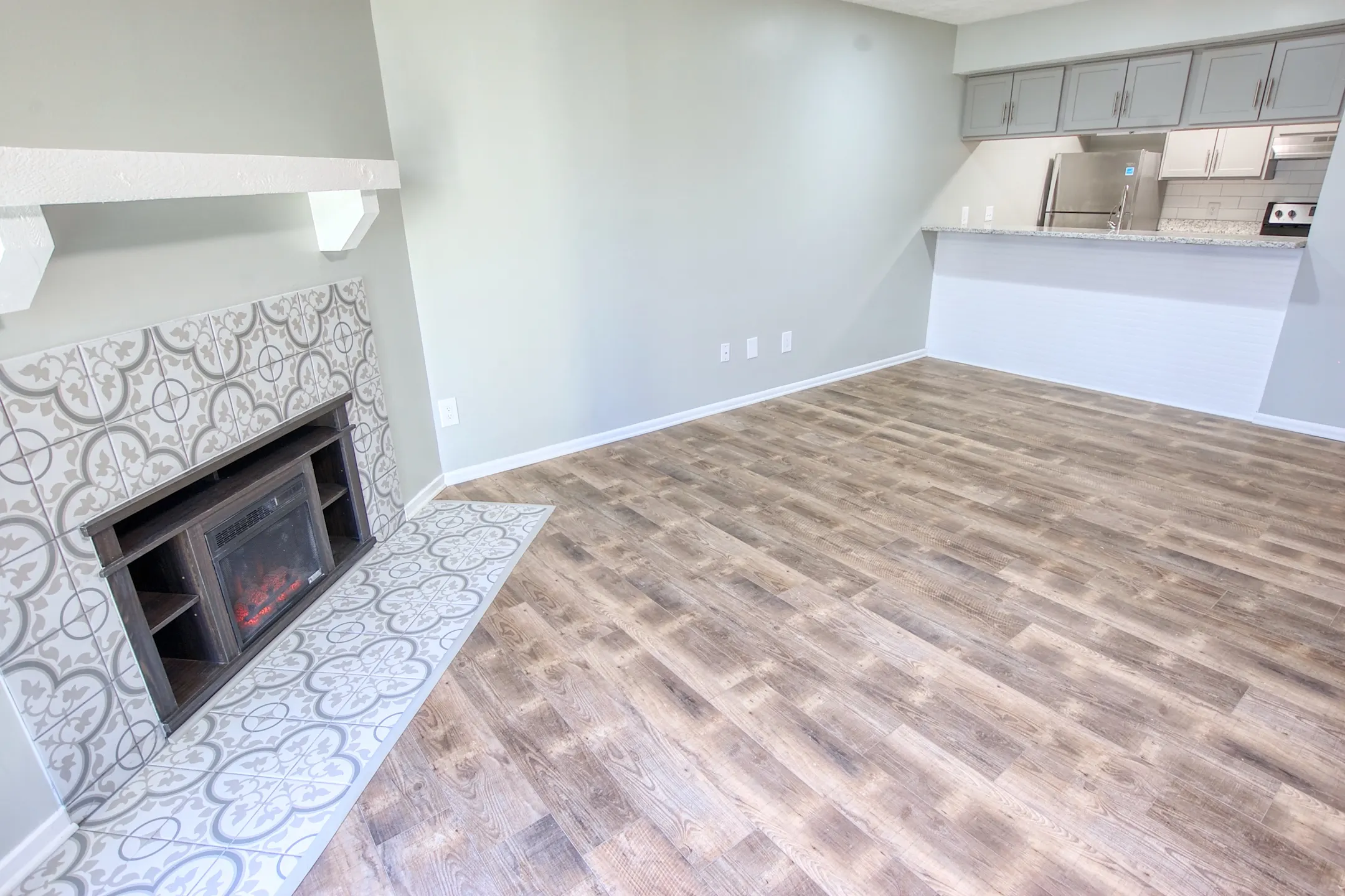 Fireplace - Sugar Bush Apartments - Muncie, IN