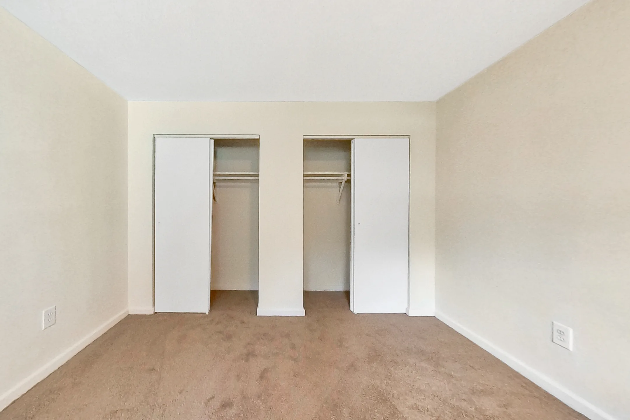 Queensbury Park/Oliver Gardens Apartments Hyattsville, MD 20781