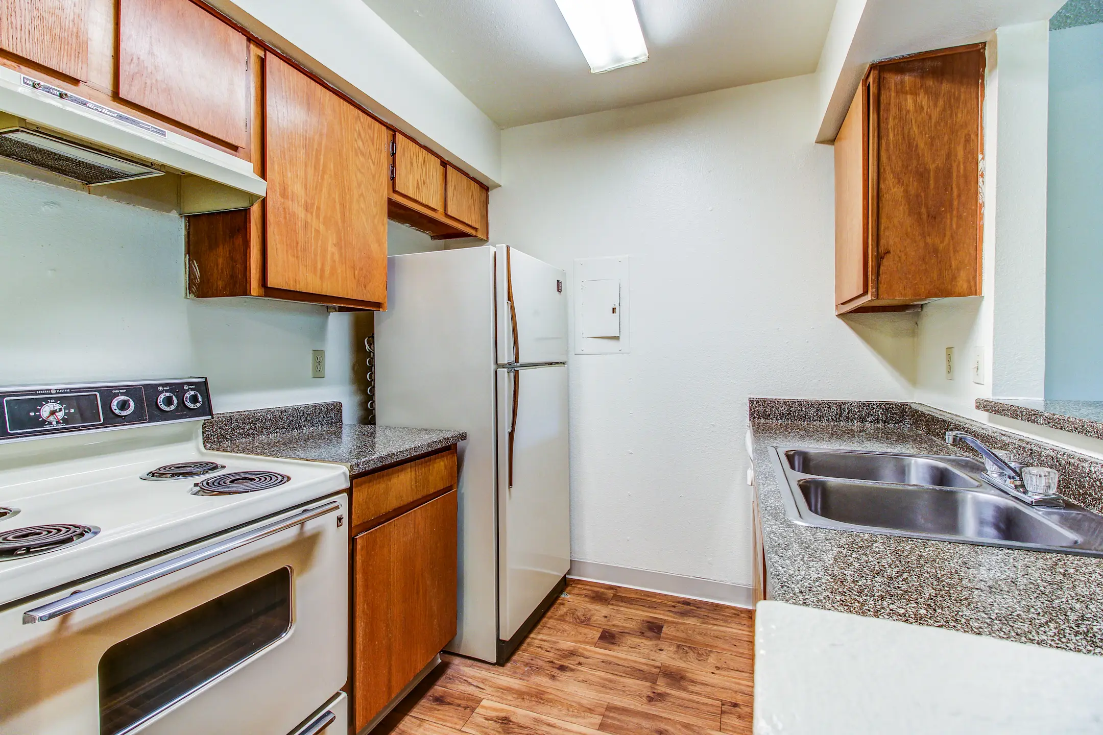 Union Hills Estates Apartments Glendale, AZ 85308