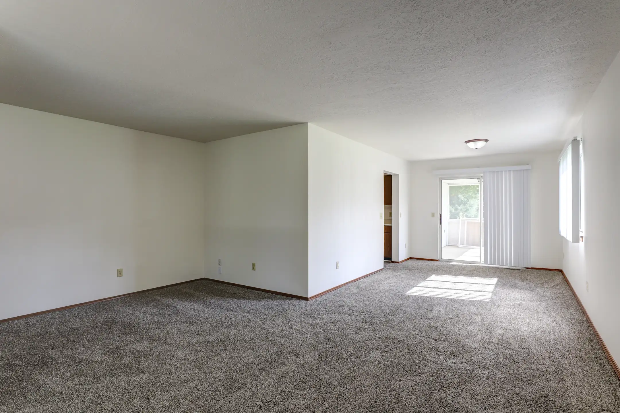 Silver Creek Apartments 11883 Silver Creek Dr Birch Run, MI