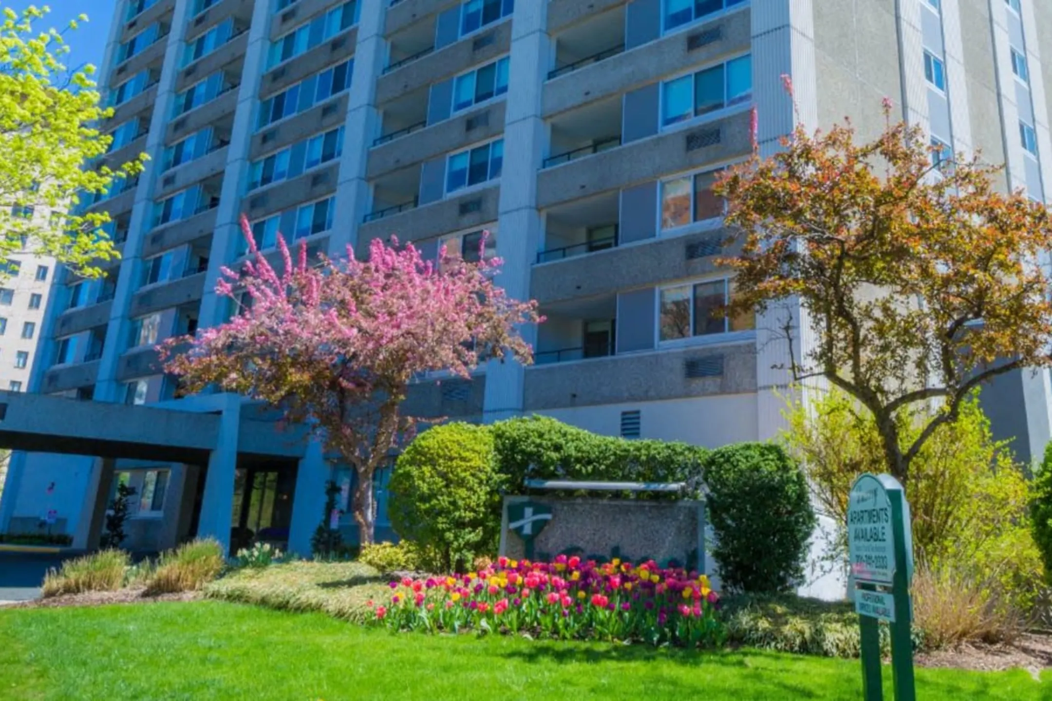 The Ivanhoe Apartments Hackensack, NJ 07601