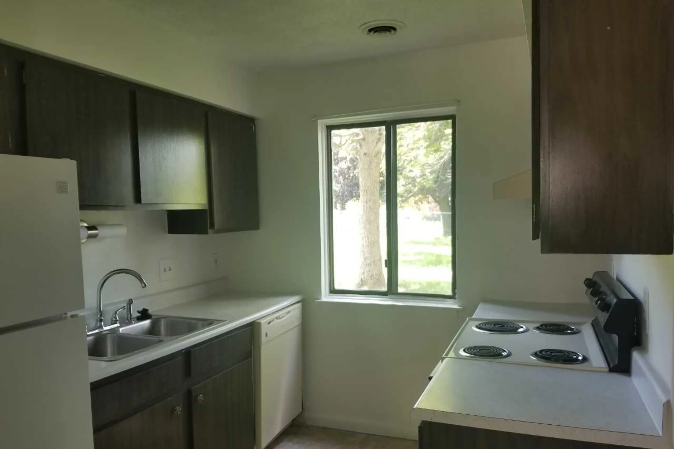 Woodhill 840 Peirson Ave Newark, NY Apartments for Rent Rent.