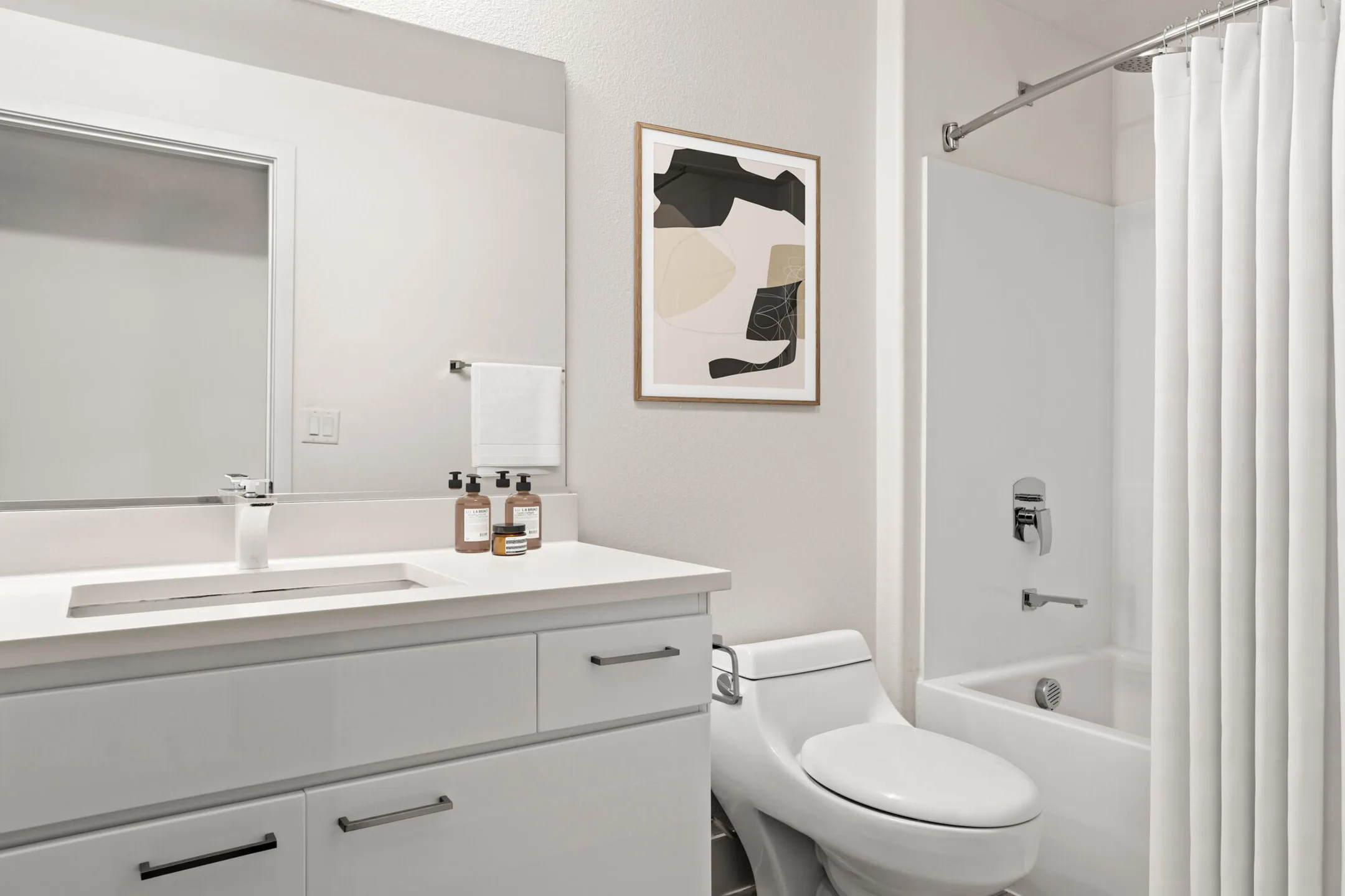 Bathroom - 2One5 Apartment Homes - Las Vegas, NV
