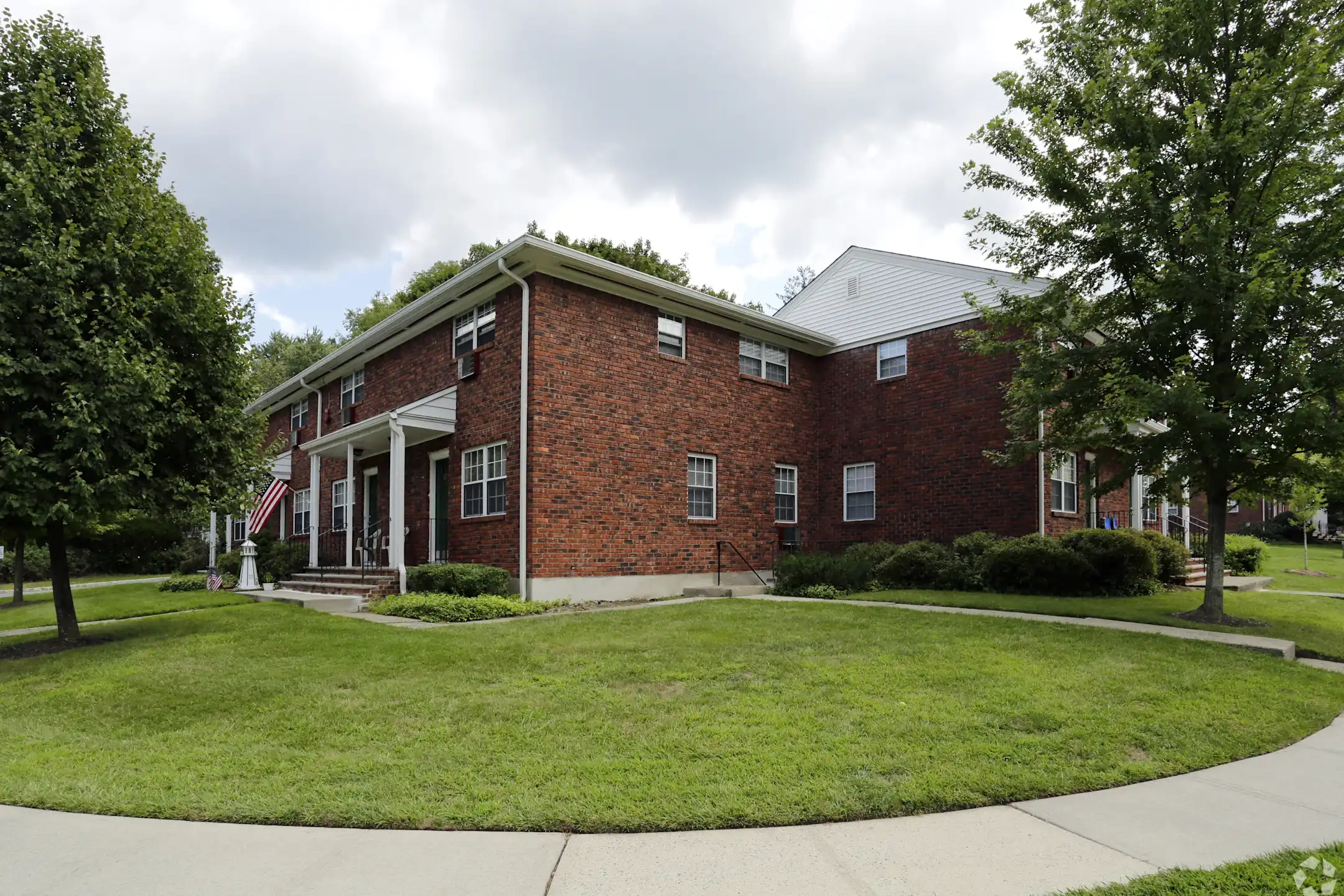 Nottingham Manor 138 Nottingham Ct Montvale, NJ Apartments for Rent