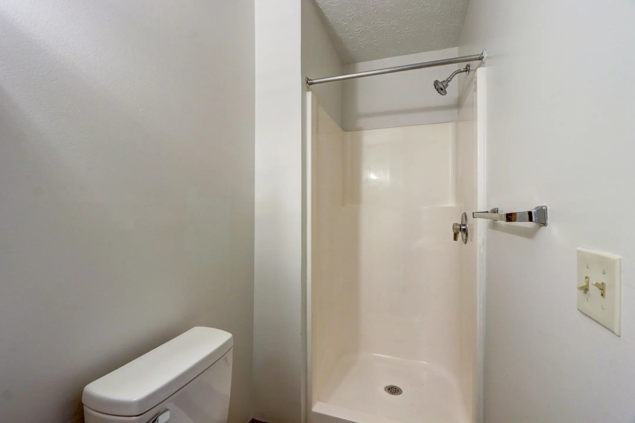 Bathroom - Kensington Manor Apartments - Marion, OH
