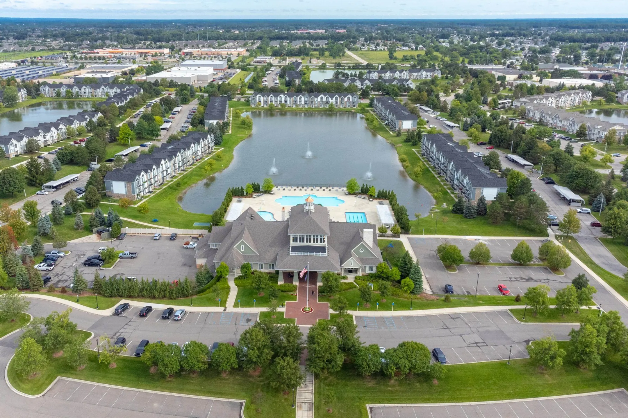 The Harbours Apartments Clinton Township, MI 48038