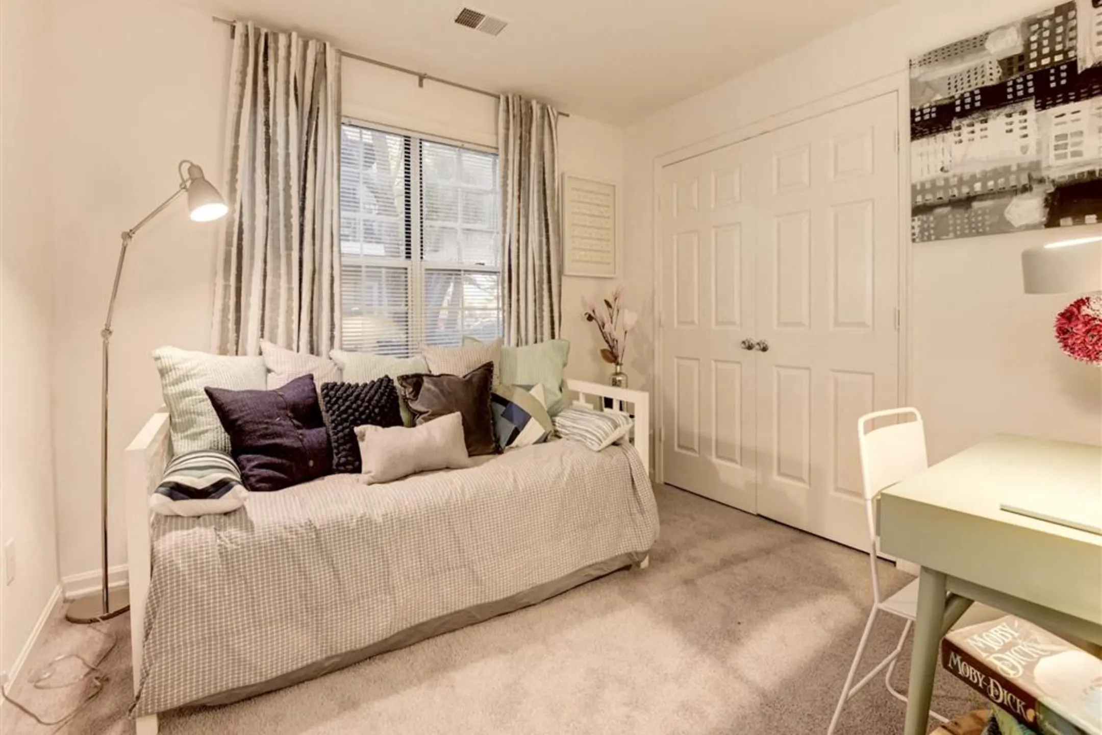 Henley at Kingstowne 7150 Rock Ridge Ln Alexandria, VA Apartments