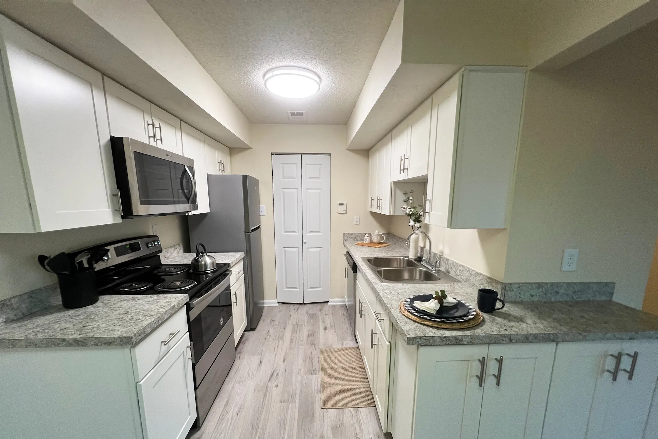 Monroeville Apartments at Belmont Ridge 1100 Belmont Boulevard Suite 2 Monroeville, PA