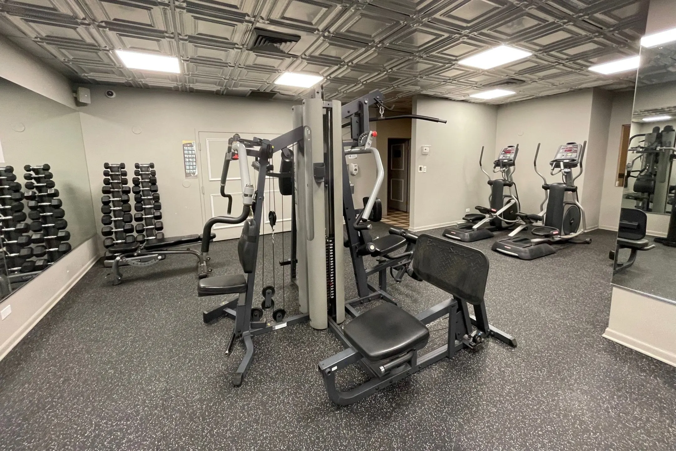 Fitness Weight Room - Sheridan Plaza - Chicago, IL