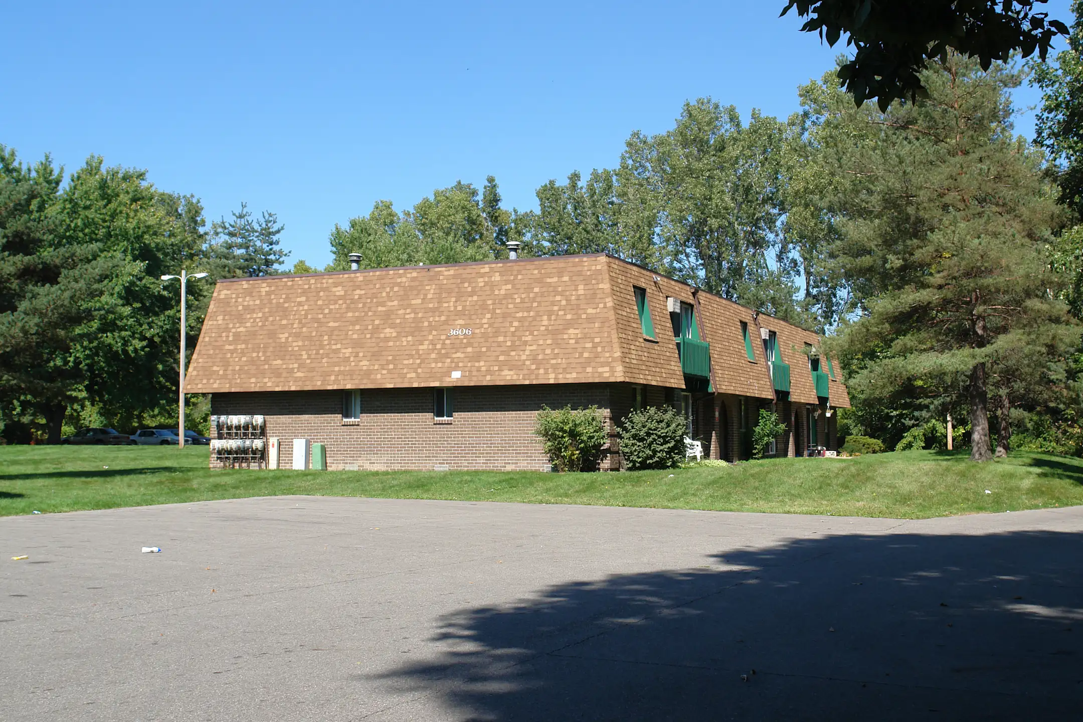 The Grove Grove Park Apartments Lansing, MI 48911