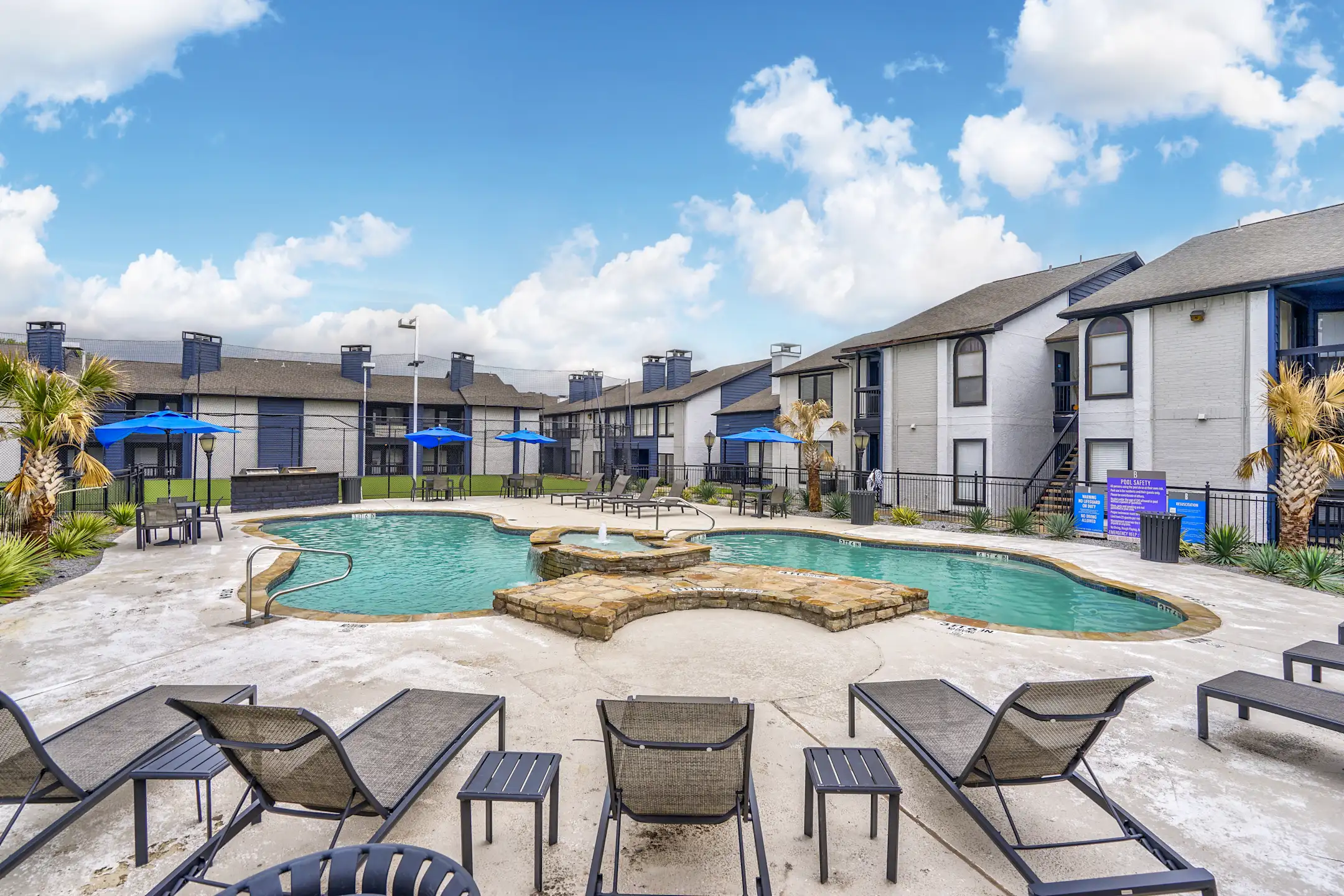 The Bentley Apartments Dallas, TX 75243