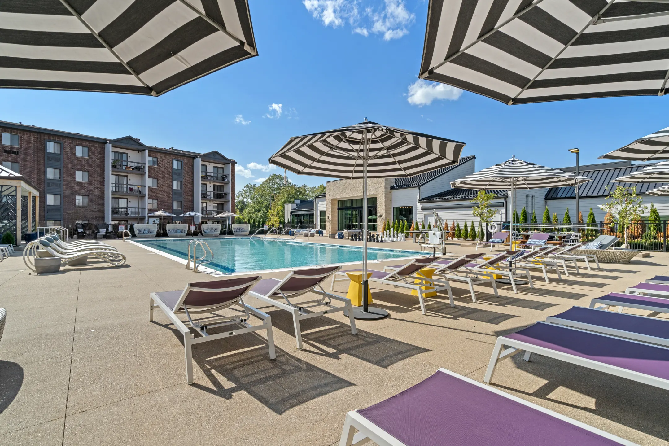 Pool - Residences at Lakeside - Lombard, IL