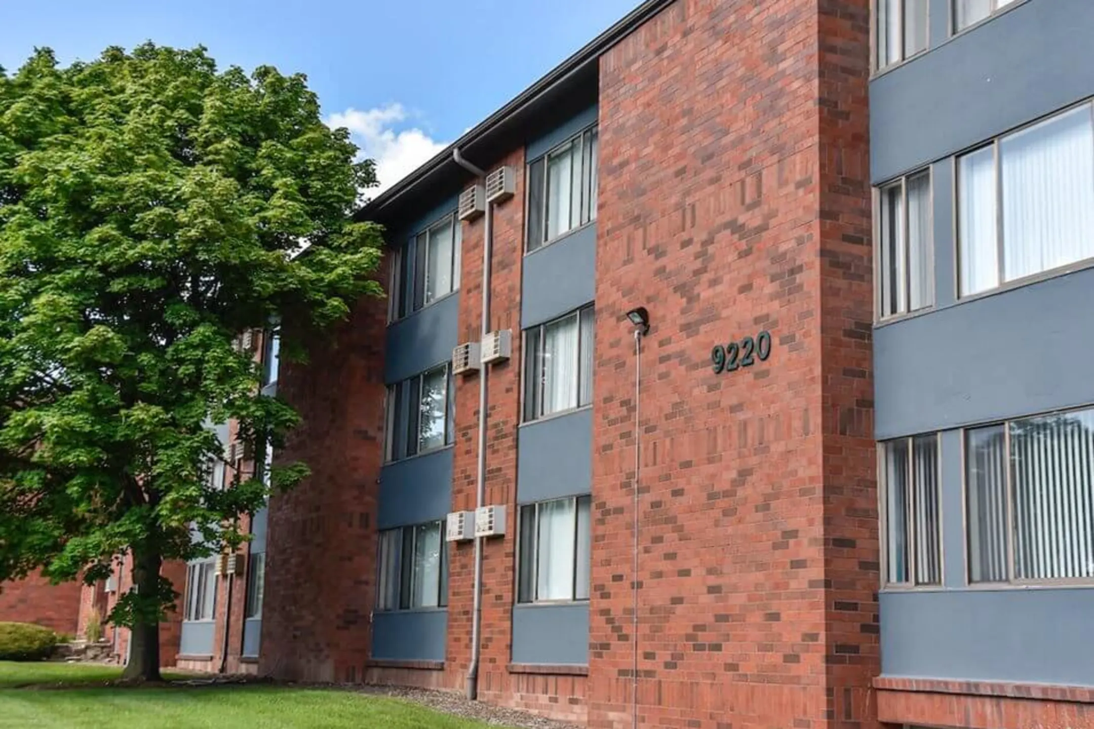 Glenbrook Apartments Apartments Milwaukee, WI 53223