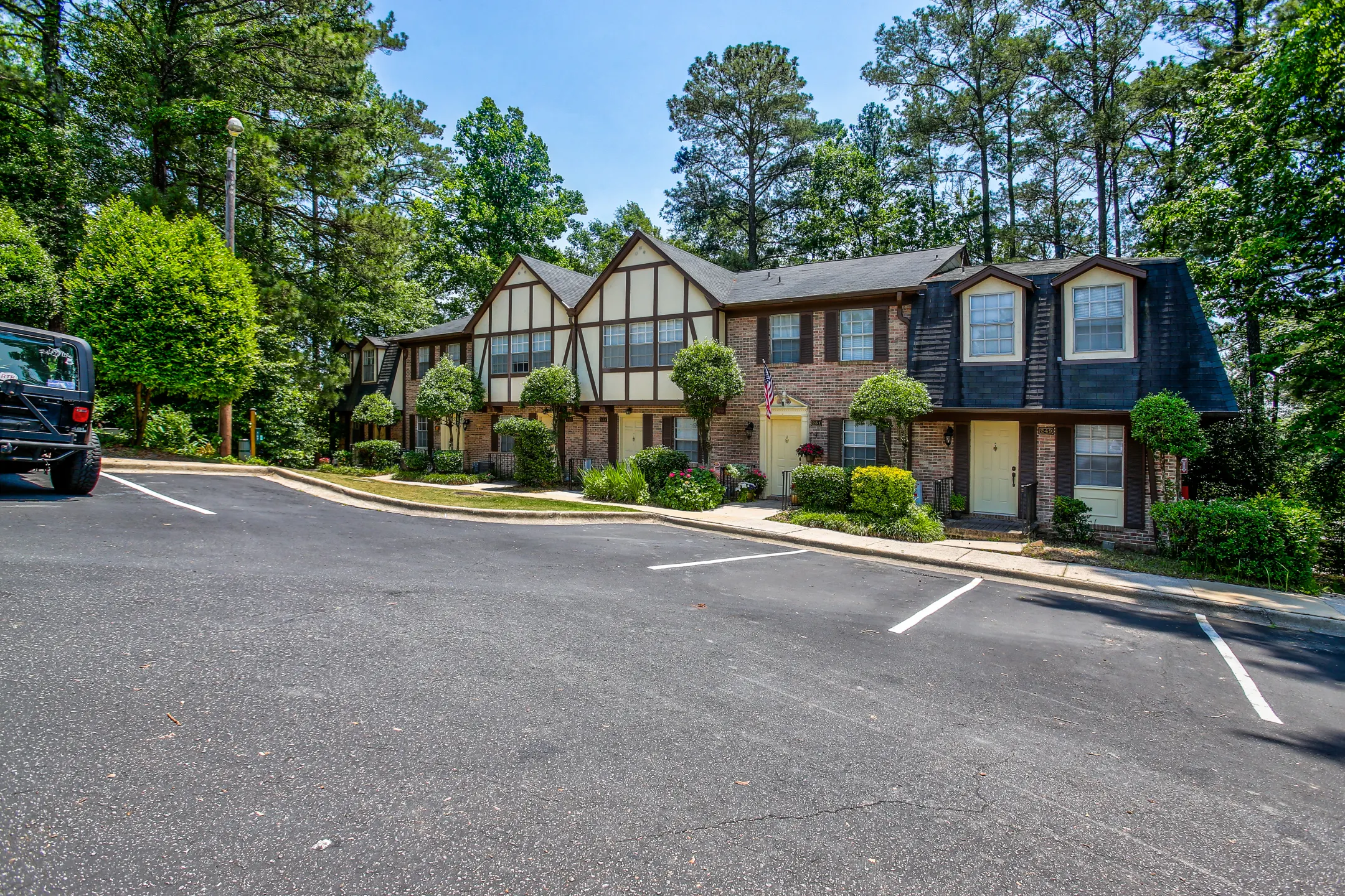 Dewberry Downs 2500 Hackberry Ln Vestavia, AL Apartments for Rent