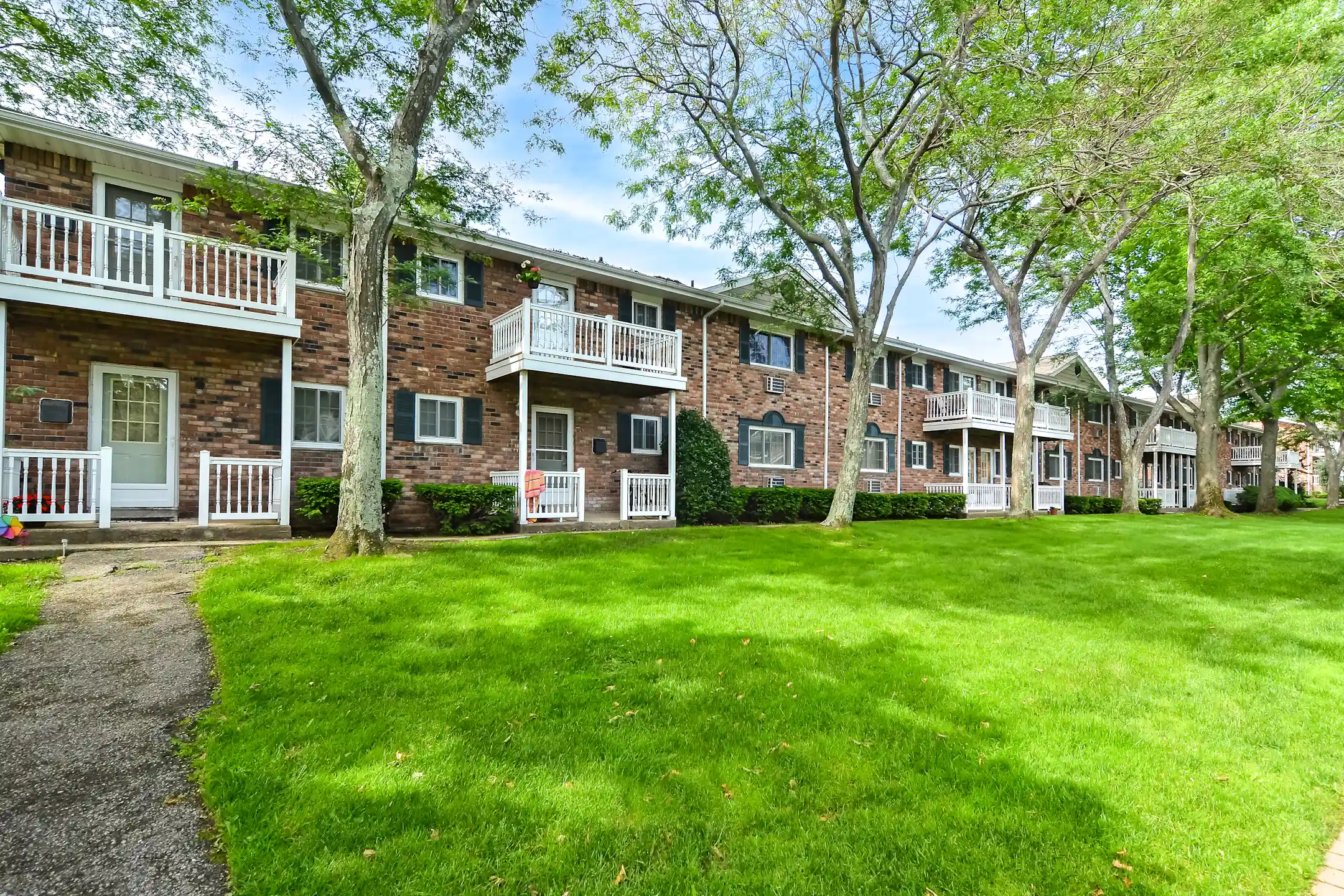 Fairfield Sunrise Gardens Apartments Bohemia, NY 11716