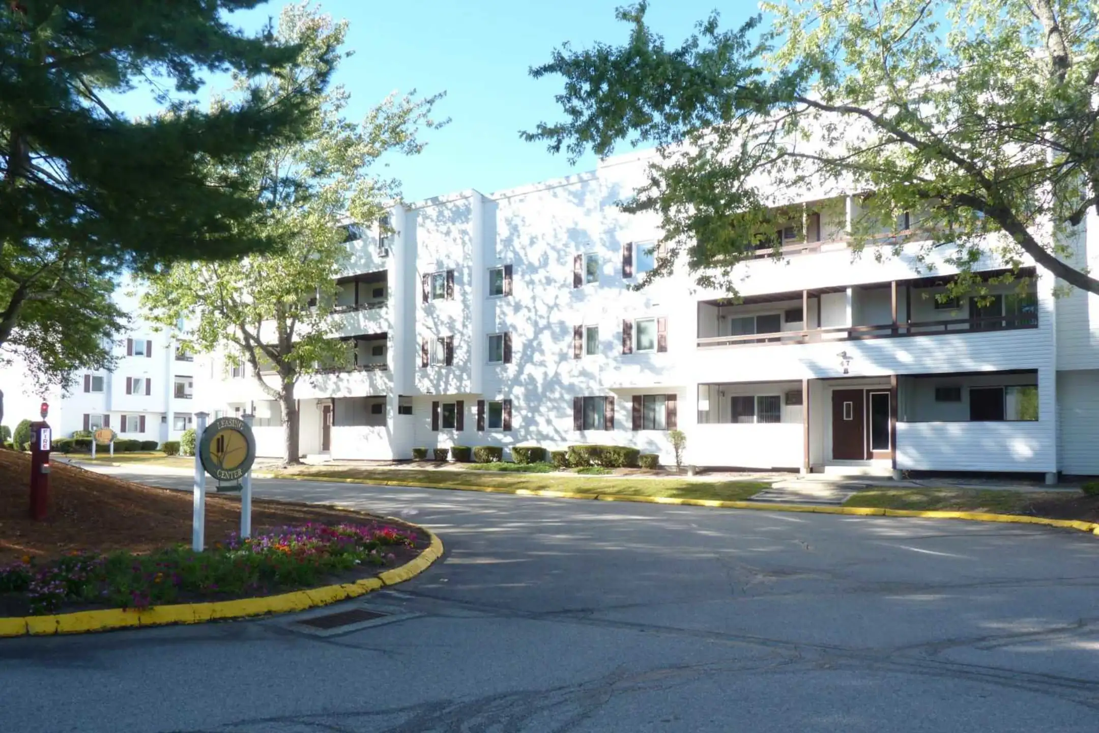 Building - Long Meadow Landings - Groton, CT
