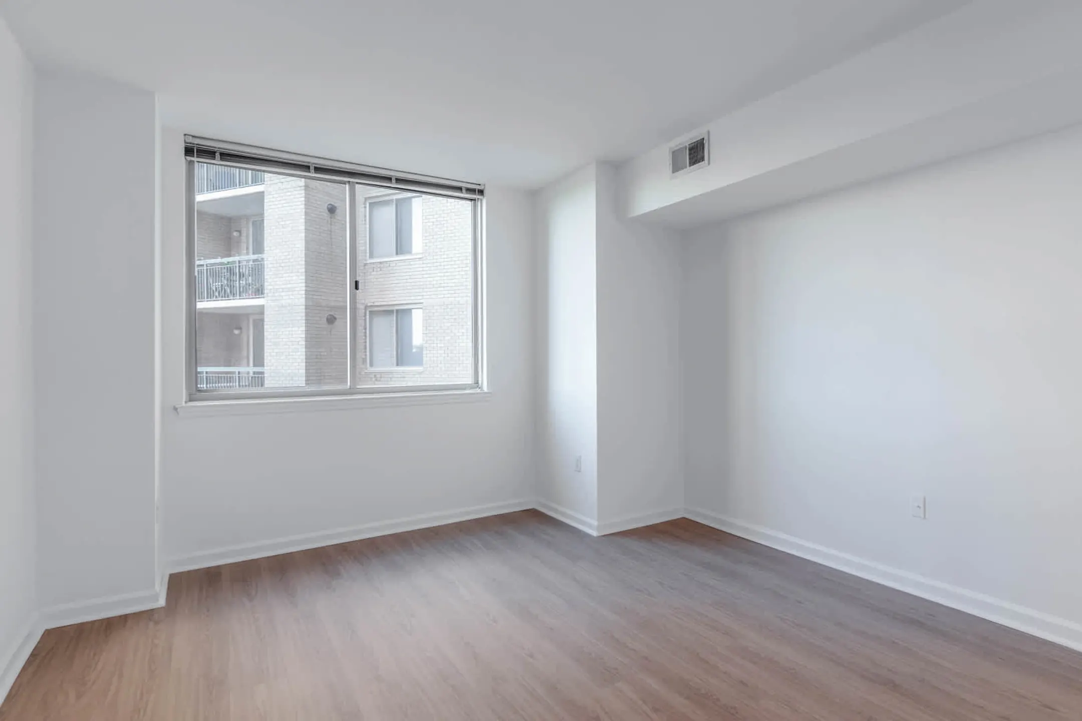 2201 Wilson Apartments Arlington, VA 22201