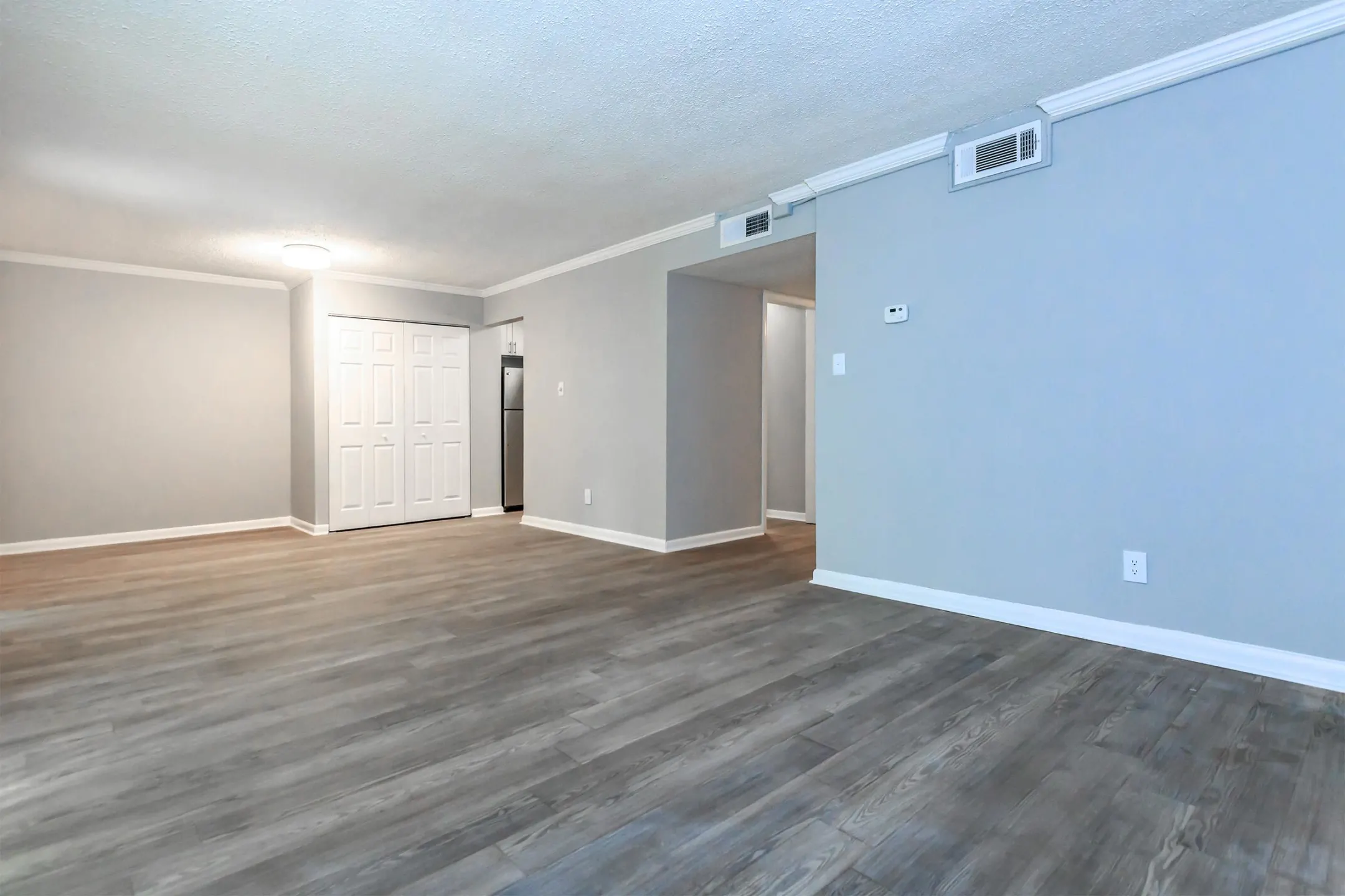 Kingston Pointe Apartments - 6315 Kingston Pike | Knoxville, TN ...