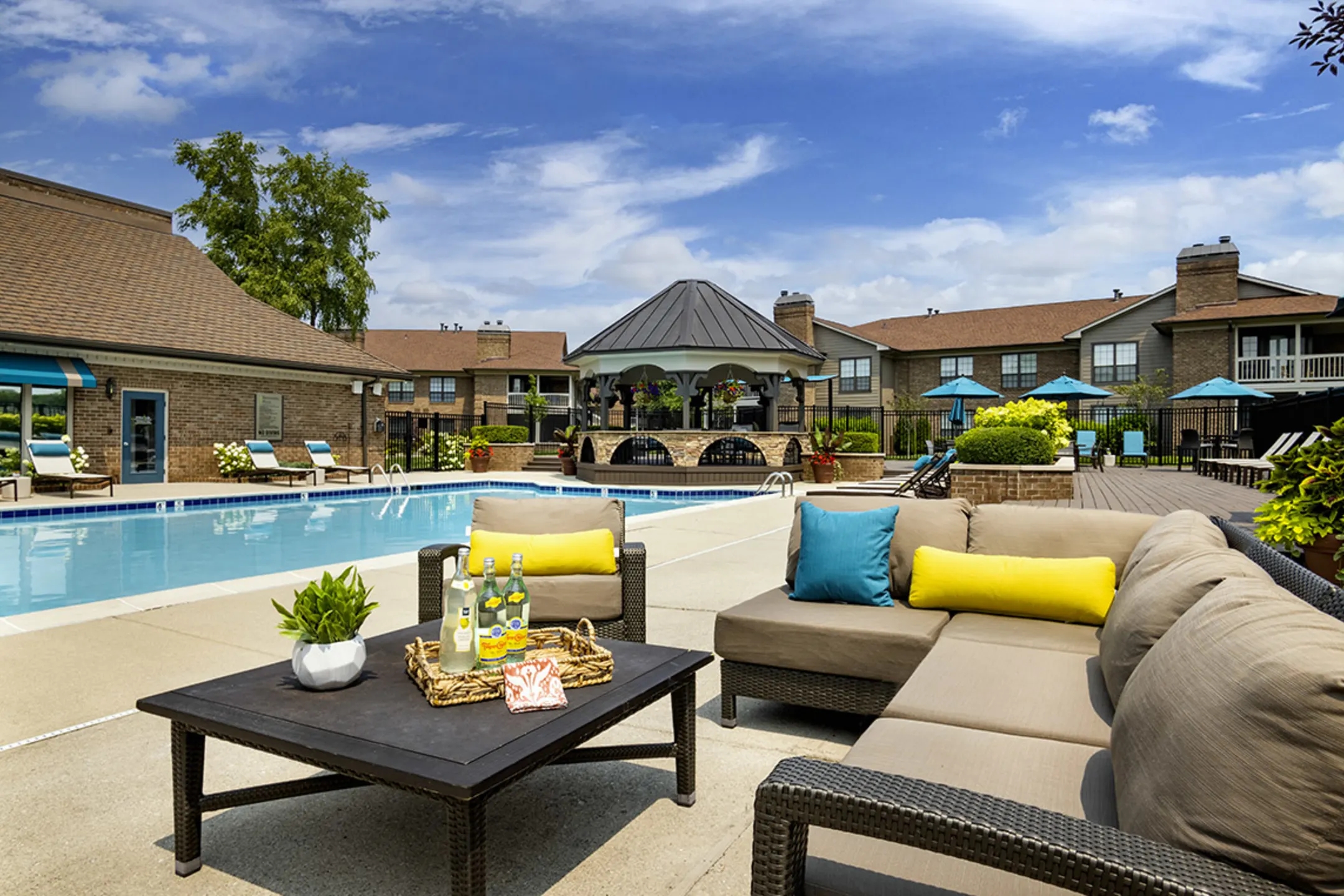 Willow Lake Apartments - Indianapolis, IN