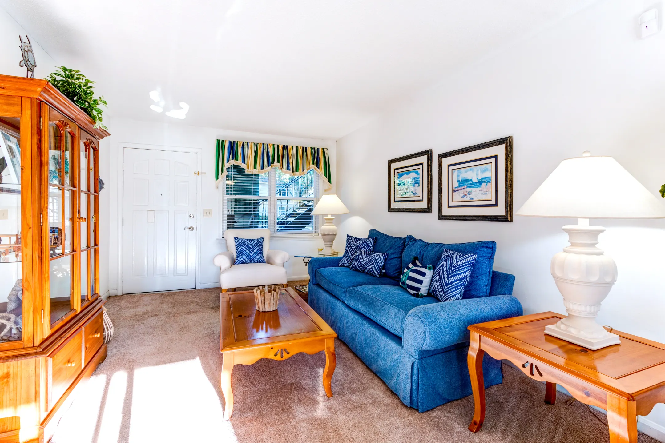 Living Room - Anchorage Apartments - Mount Pleasant, SC