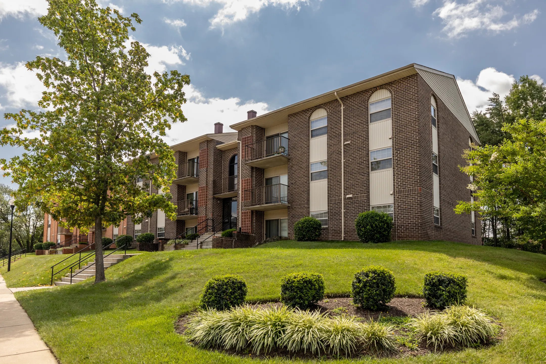 Building - Security Park Apartments - Windsor Mill, MD