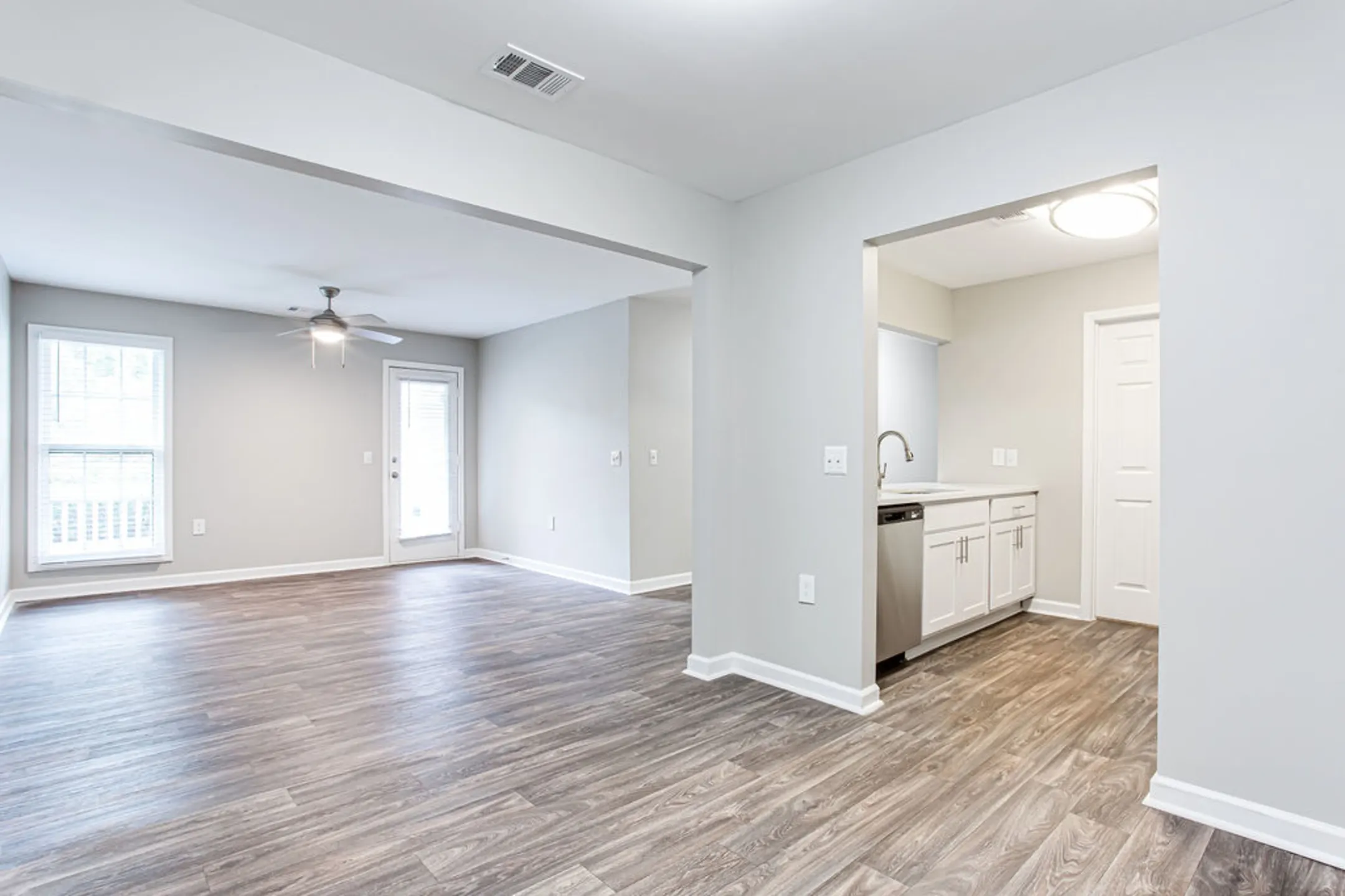 Living Room - Winnstead Apartments - Stockbridge, GA