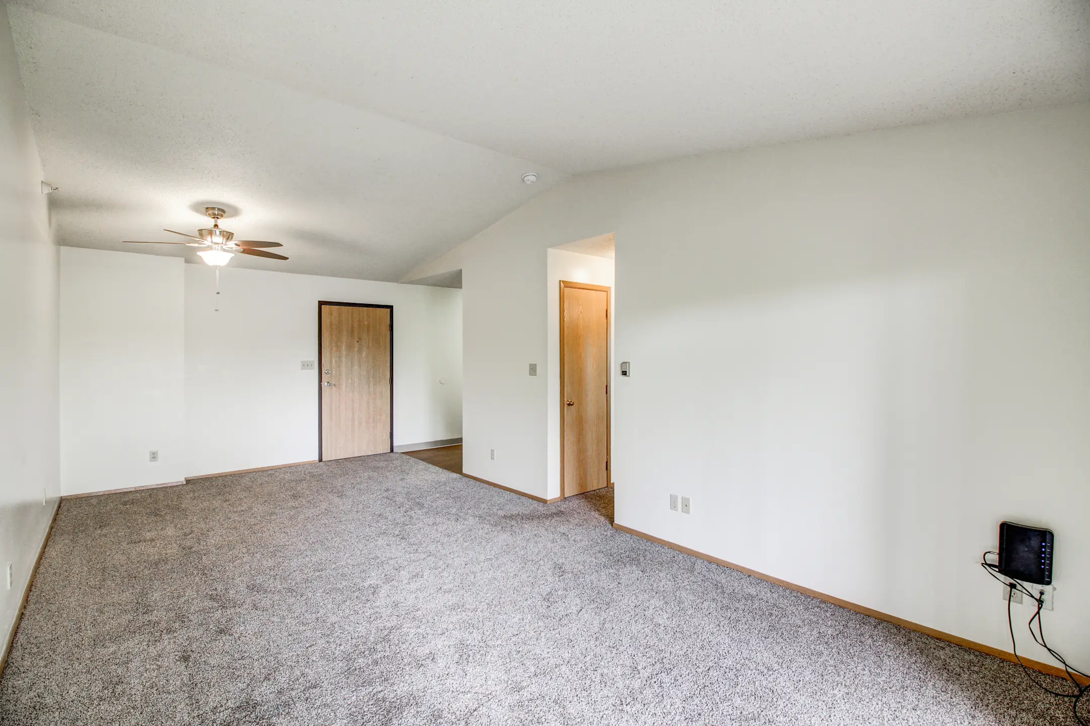 Oakland Pointe Apartments Altoona, IA 50009