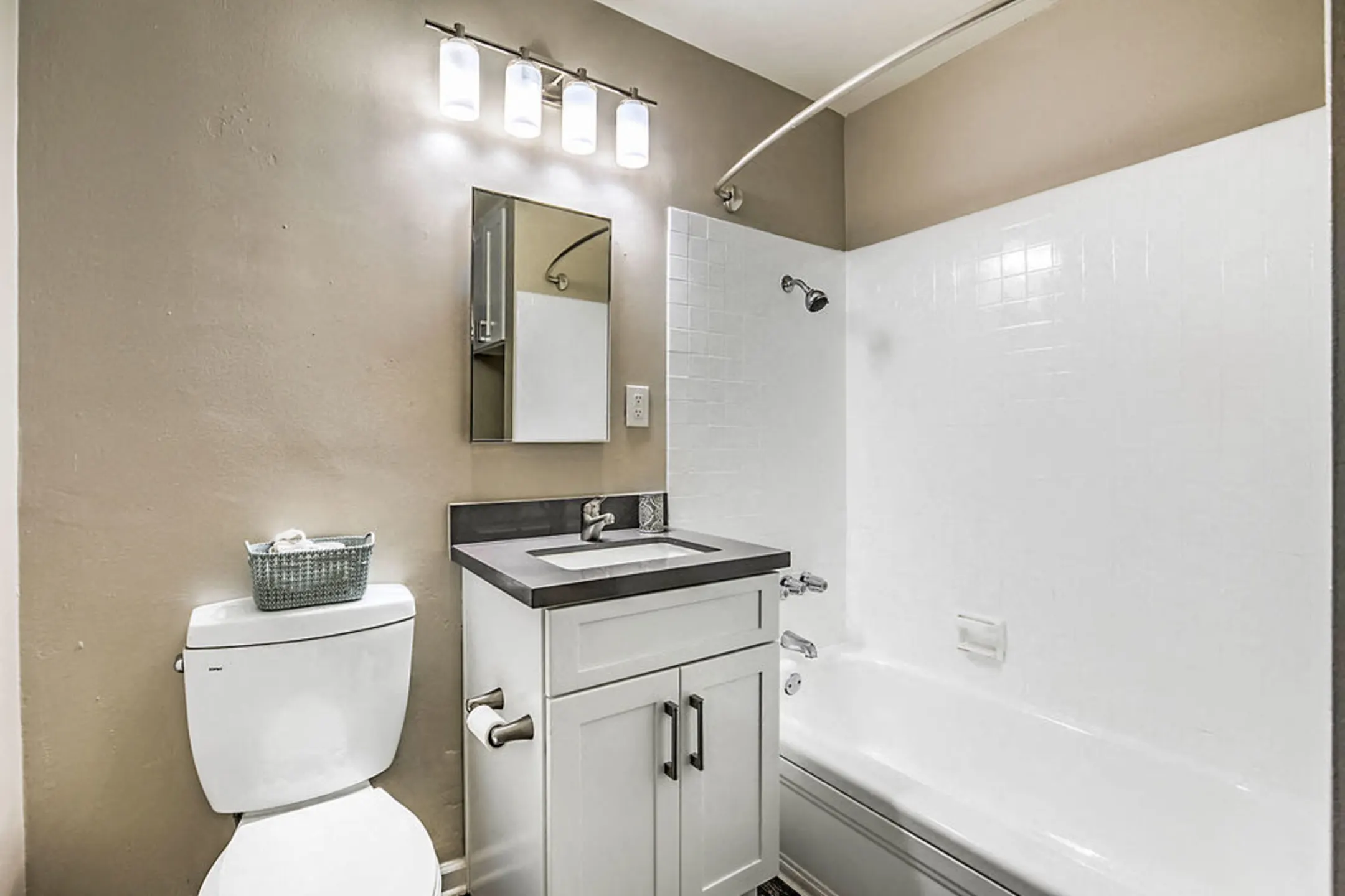 Island Apartments 8222 Rosemead Blvd Pico Rivera, CA Apartments for