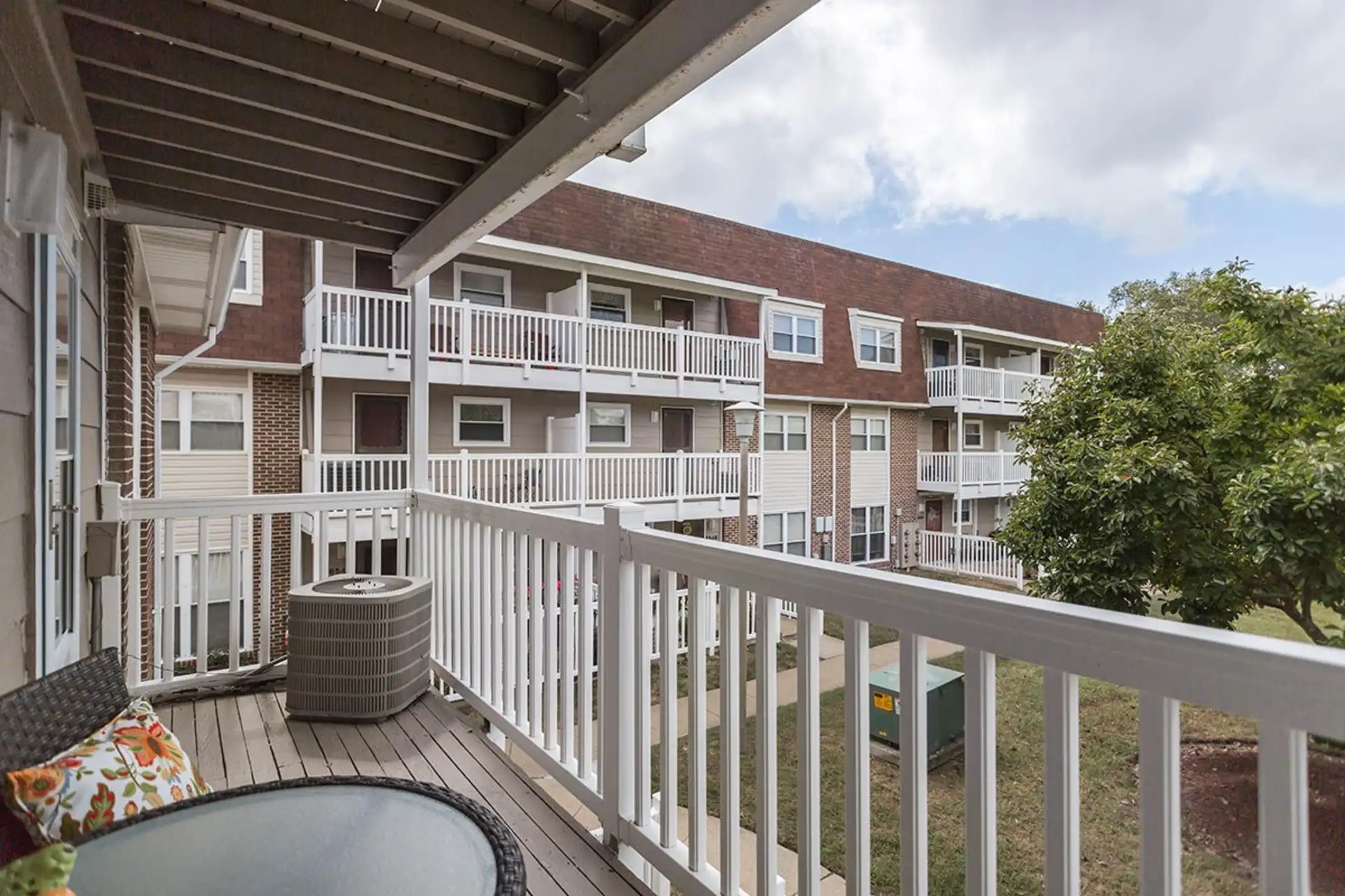 Chartwell Apts Virginia Beach